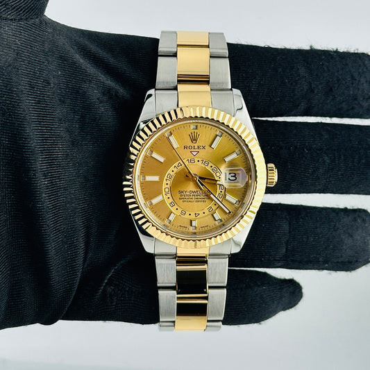 Rolex SkyDweller Champagne Dial on Oyster Bracelet Ref. 326933 Card 2018 — view 2