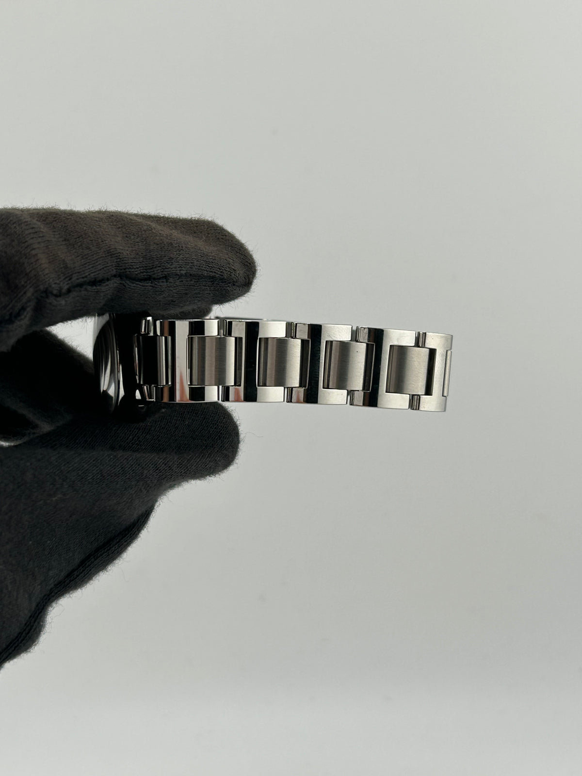 Cartier Ballon Bleu Silvered Opaline Dial on Stainless Steel Bracelet Ref. W69010Z4 — view 5