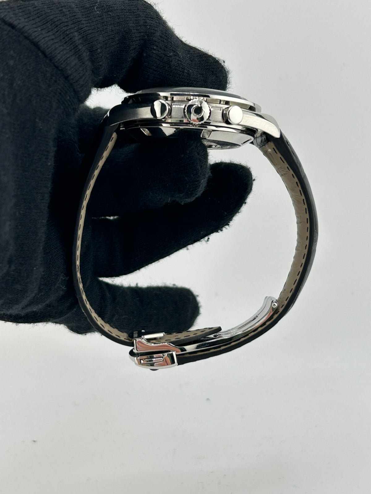 Omega Speedmaster Black Dial on Black Leather Strap Ref. 3590.50.00 — view 6