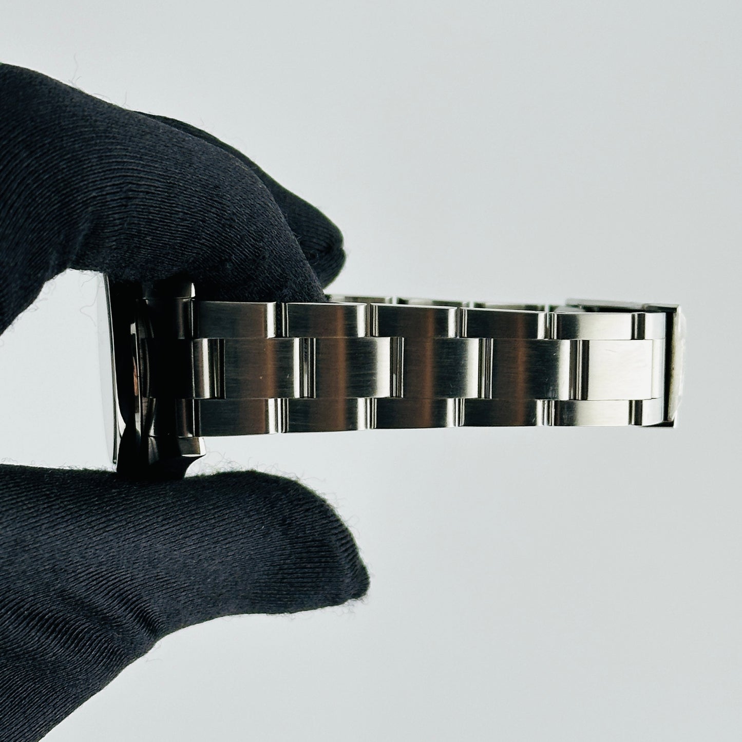 Rolex Oyster Perpetual Silver/Pink Markers Dial on Oyster Ref. 177200 Card 2008 — view 4