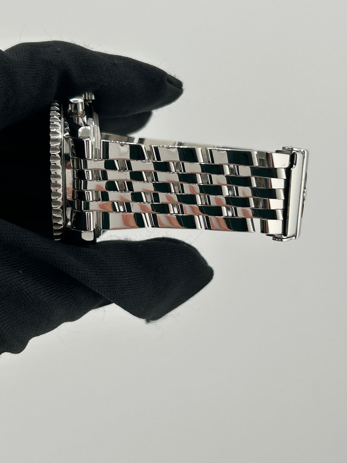 Breitling Navitimer Montbrillant White Dial on Stainless Steel Bracelet Ref. A41370 — view 5