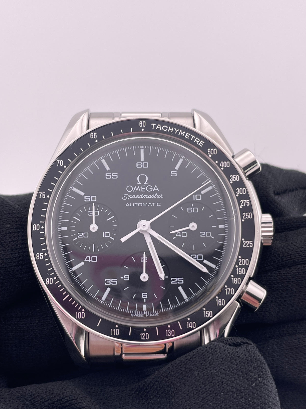 Omega Speedmaster Reduced Black Dial on Stainless Steel Bracelet Ref. 3510.5 — view 3