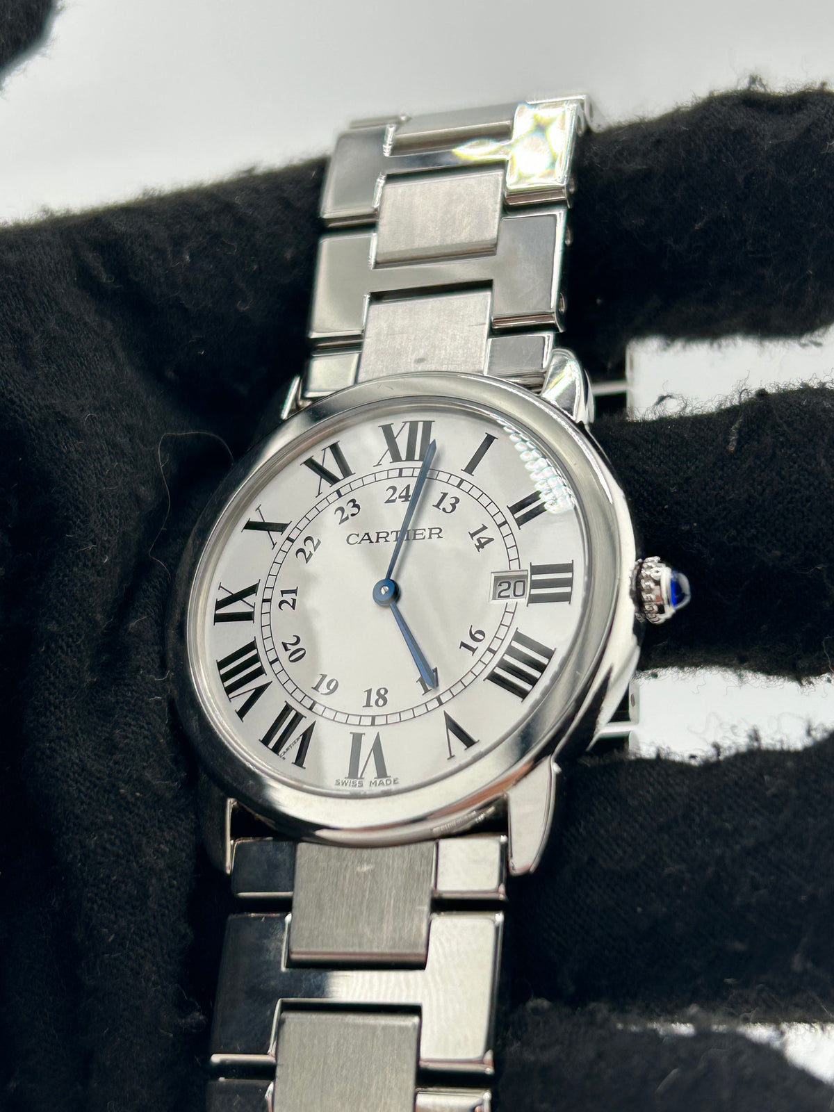 Cartier Ronde Solo Silver Roman Numerals Dial on Stainless Steel Bracelet Ref. W6701005 Papers 2016 — view 3
