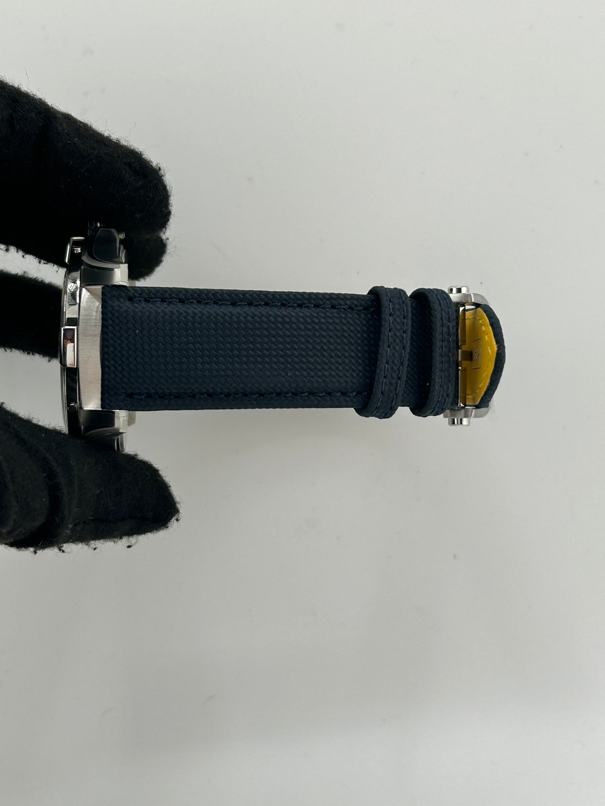 Breitling Avenger Automatic GMT Blue Dial on Leather Strap Ref. A32320101C1X1 Complete 2026 — view 5