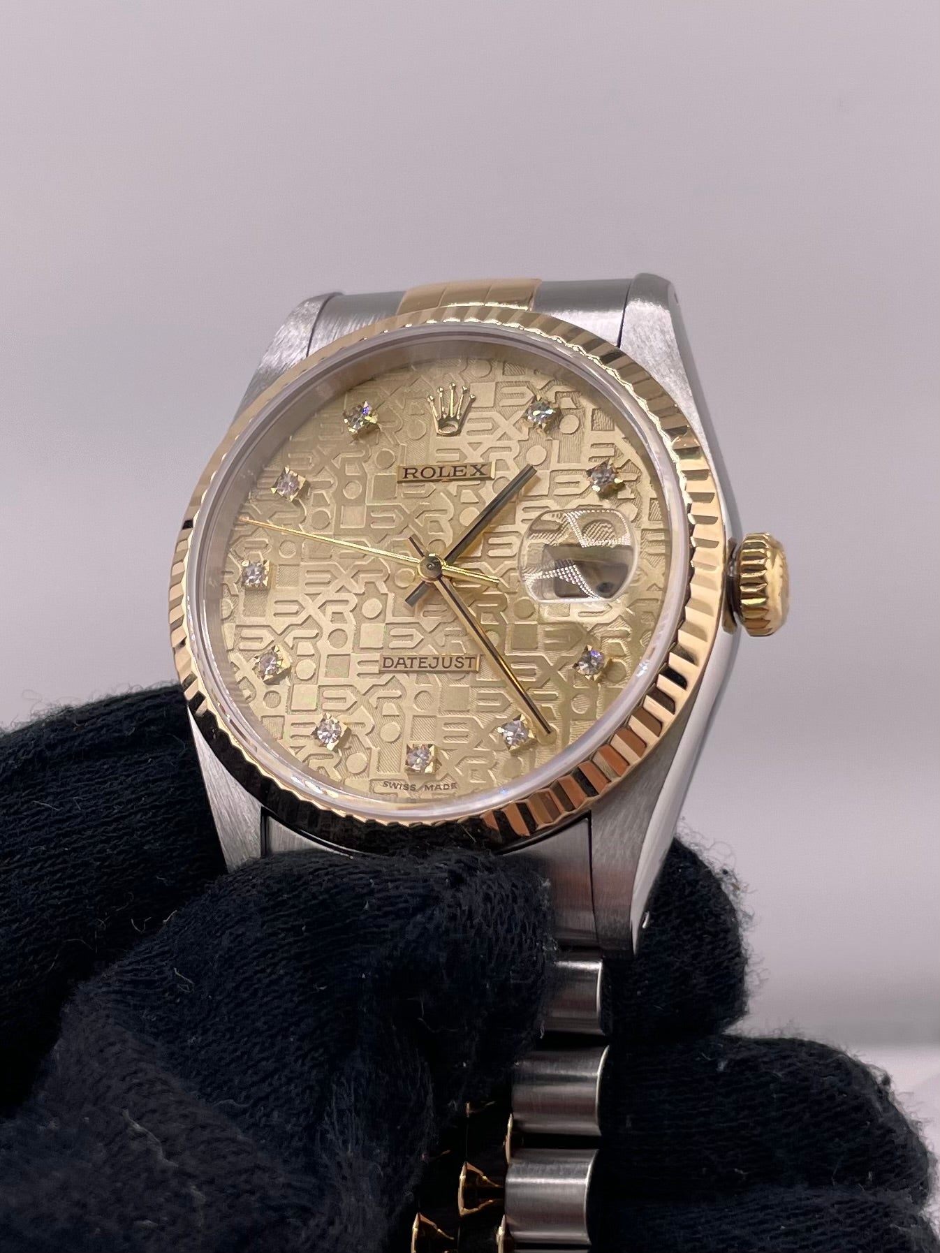 Rolex Datejust Gold Anniversary Diamond Dial Dial on Jubilee Ref. 16233G Papers 1994 — view 3