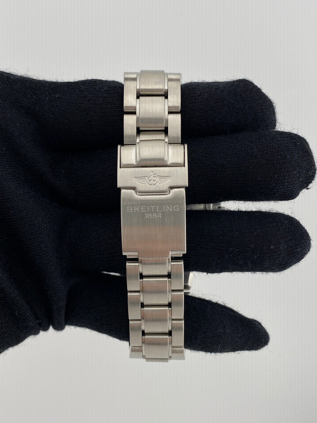 Breitling Hercules White Dial on Stainless Steel Bracelet Ref. A39363 — view 4