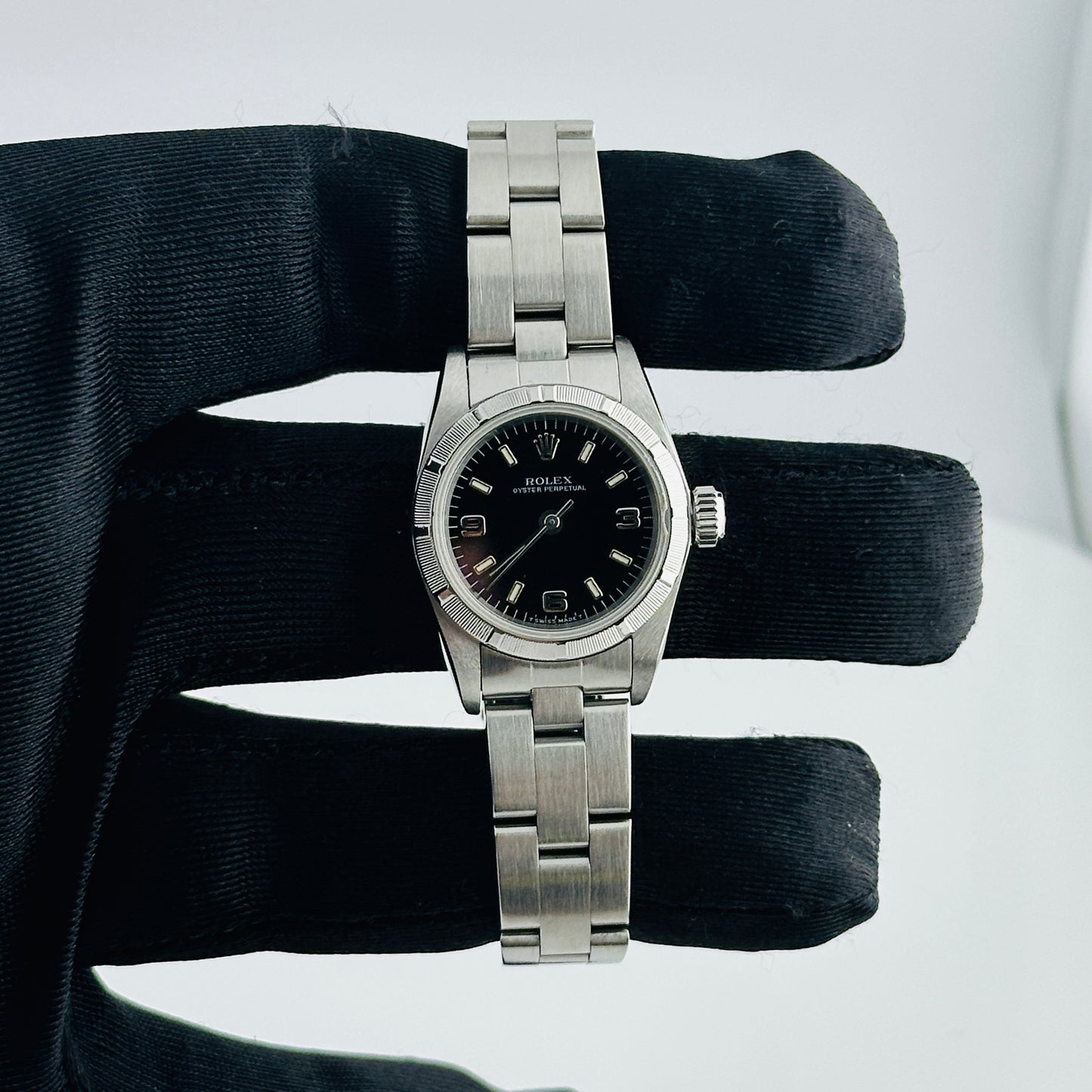 Rolex Oyster Perpetual Black Dial on Oyster Ref. 67230 Papers 1997 — view 2