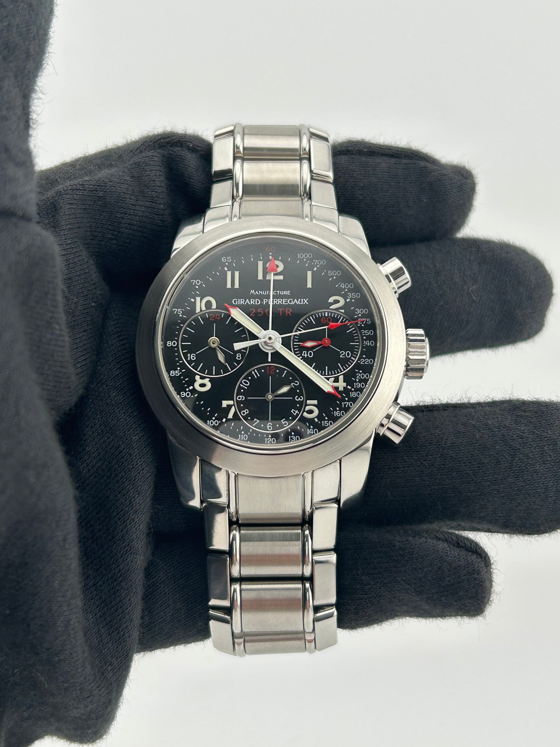 Girard Perregaux Ferrari 250-TR Testarossa Black Dial on Stainless Steel Bracelet Ref. 8090 — view 2