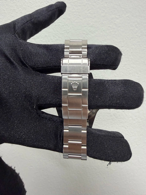 Rolex Submariner Black Dial on Oyster Ref 16610 with Papers 2006