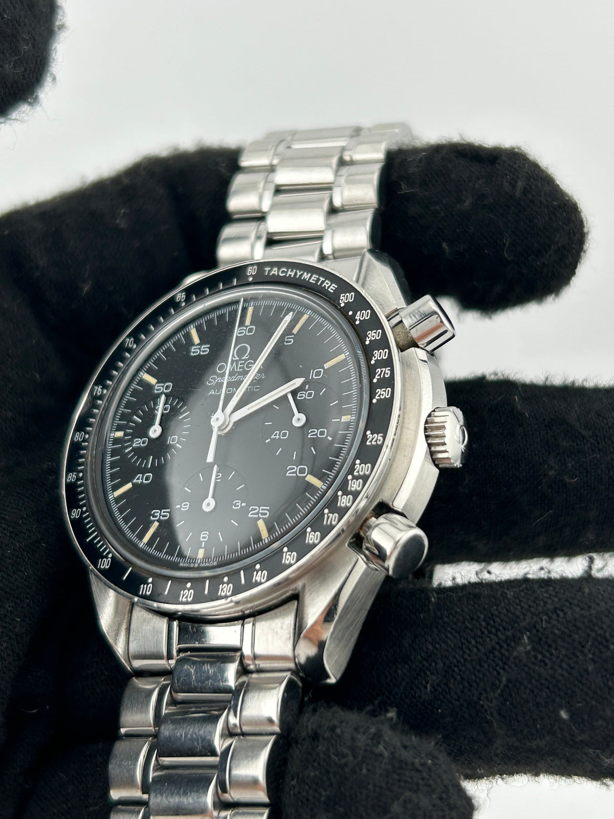 Omega Speedmaster Reduced Black Dial on Stainless Steel Bracelet Ref. 3510.5 — view 3