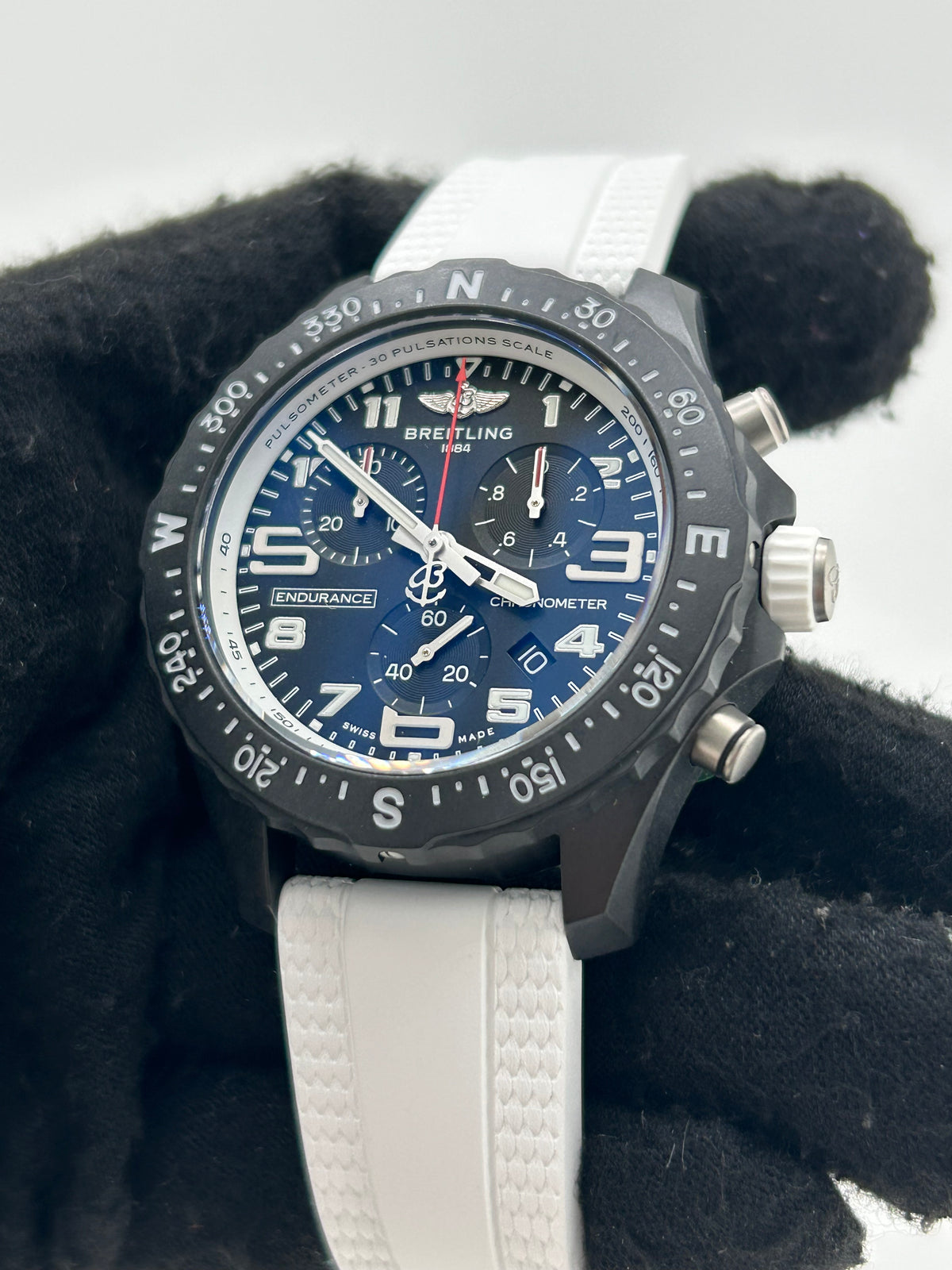 Breitling Endurance Pro Black Dial on Rubber Strap Ref. X83310A71B1S1 Complete 2026 — view 3