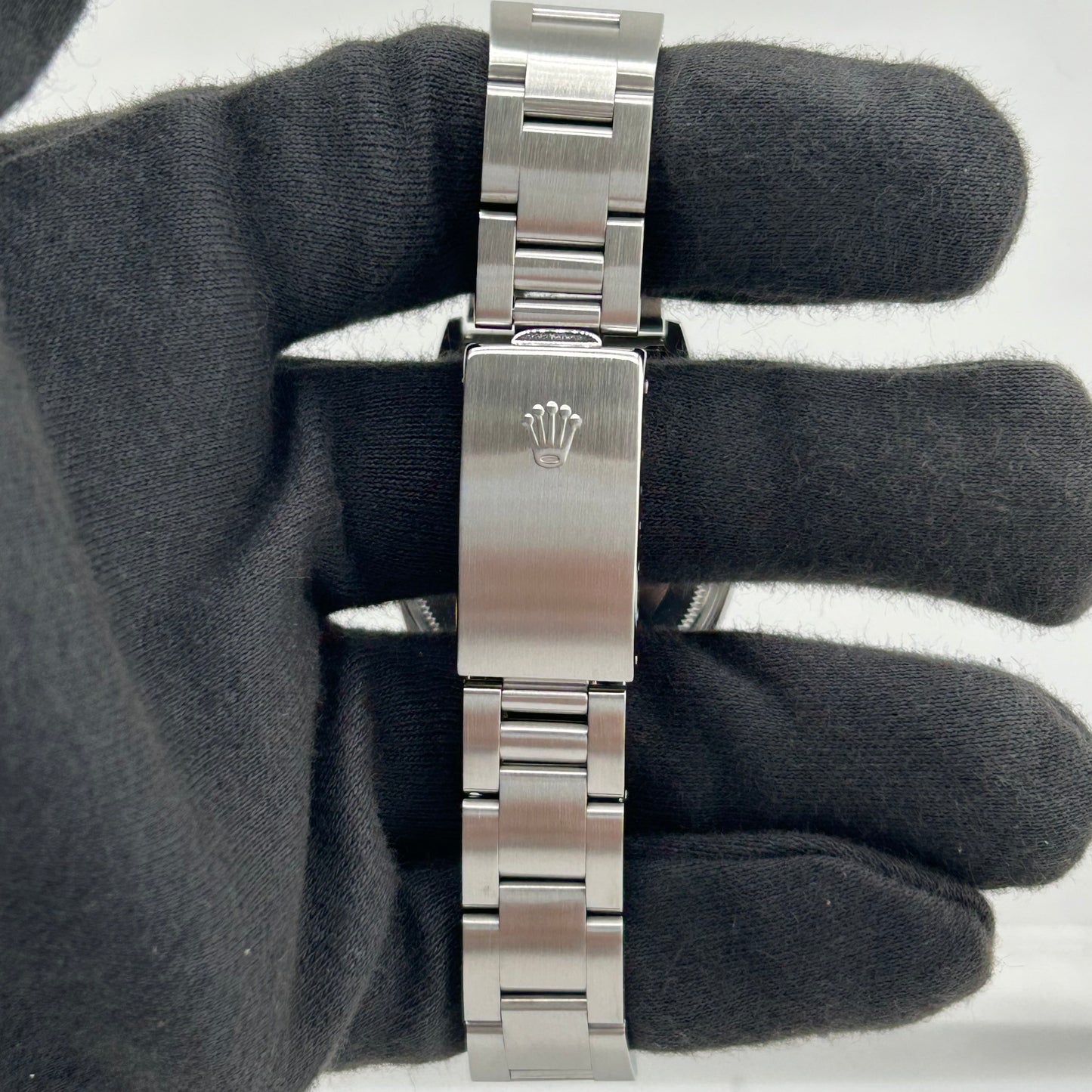 Rolex Oyster Perpetual Date Silver Stick Dial on Oyster Bracelet Ref. 15200 1999 — view 4