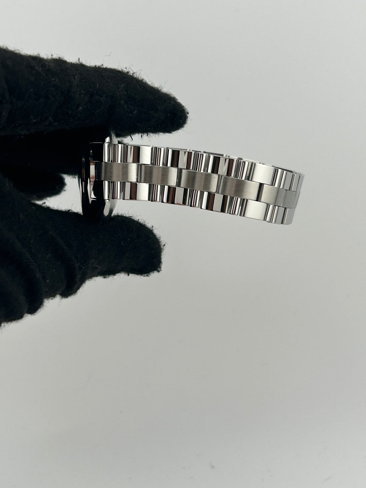 Cartier Cle de Cartier Silver Roman Numerals Dial on Stainless Steel Bracelet Ref. WSCL0005 Papers 2019 — view 5