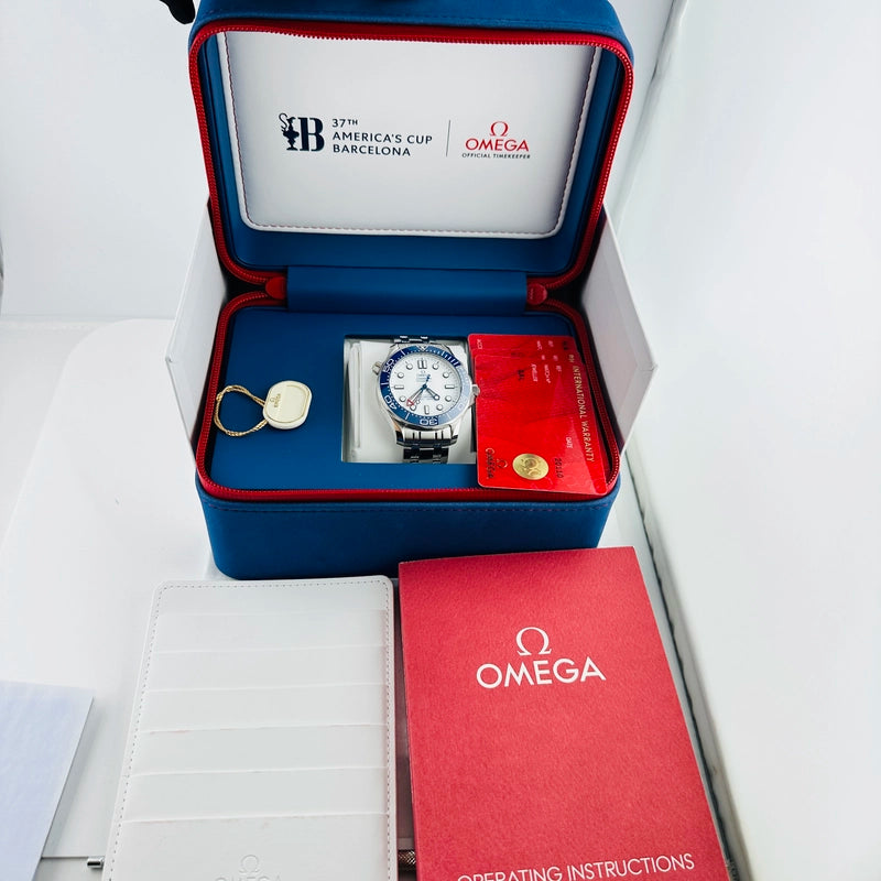 Omega Seamaster Diver 300M White Dial on Bracelet Ref 210.30.42.20.04.002 with Card