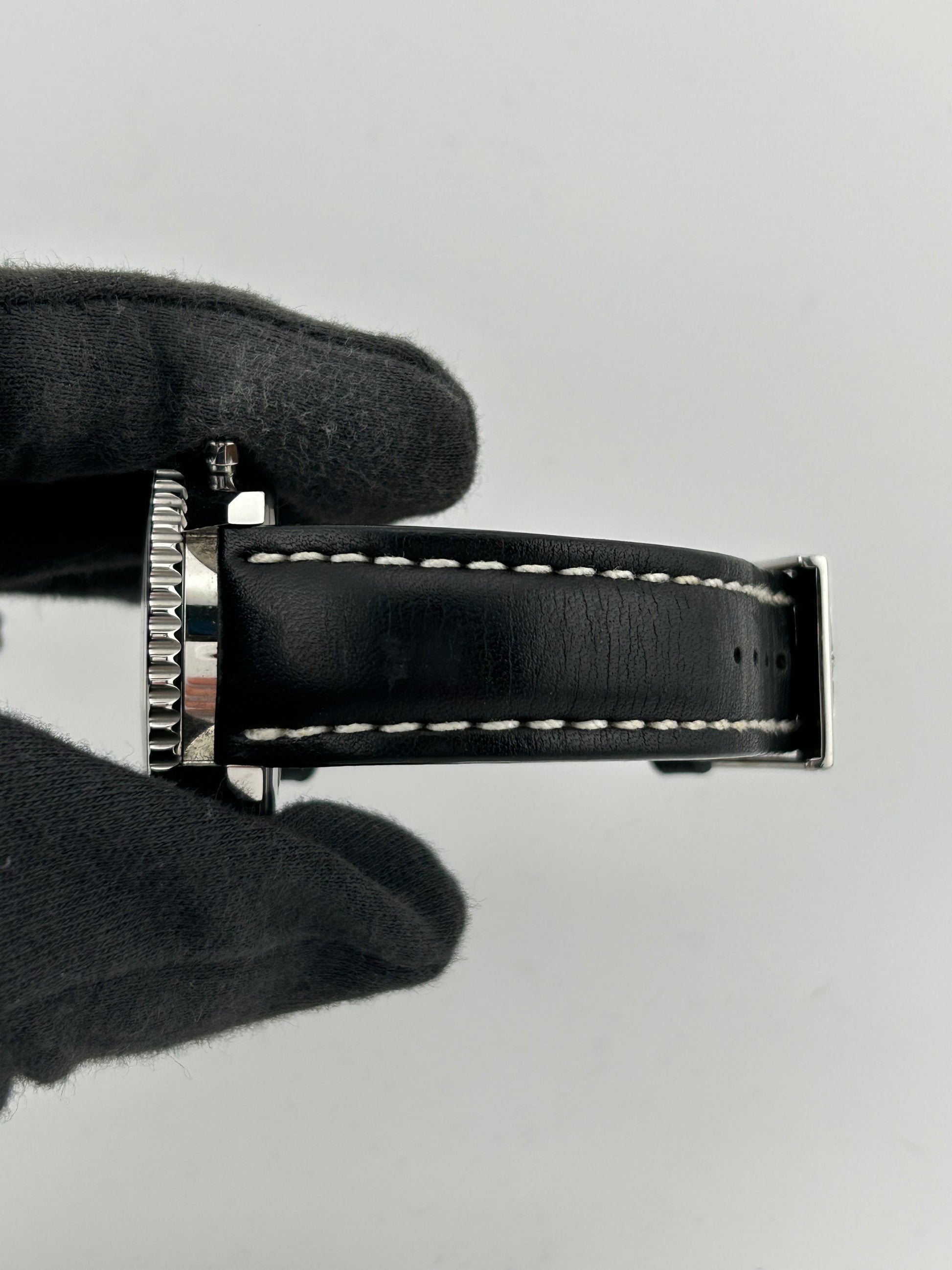 Breitling Montbrillant Edition Black Dial on Black Leather Strap Ref. A48330/A483B76NP Papers 2006 — view 5