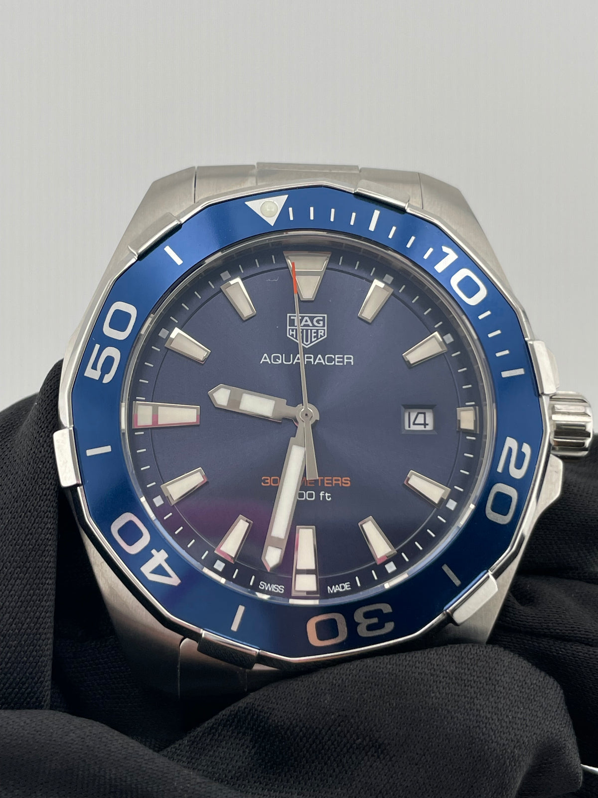 Tag Heuer Aquaracer Blue Dial on Stainless Steel Bracelet Ref. WAY101C.BA0746 Complete 2023 — view 3