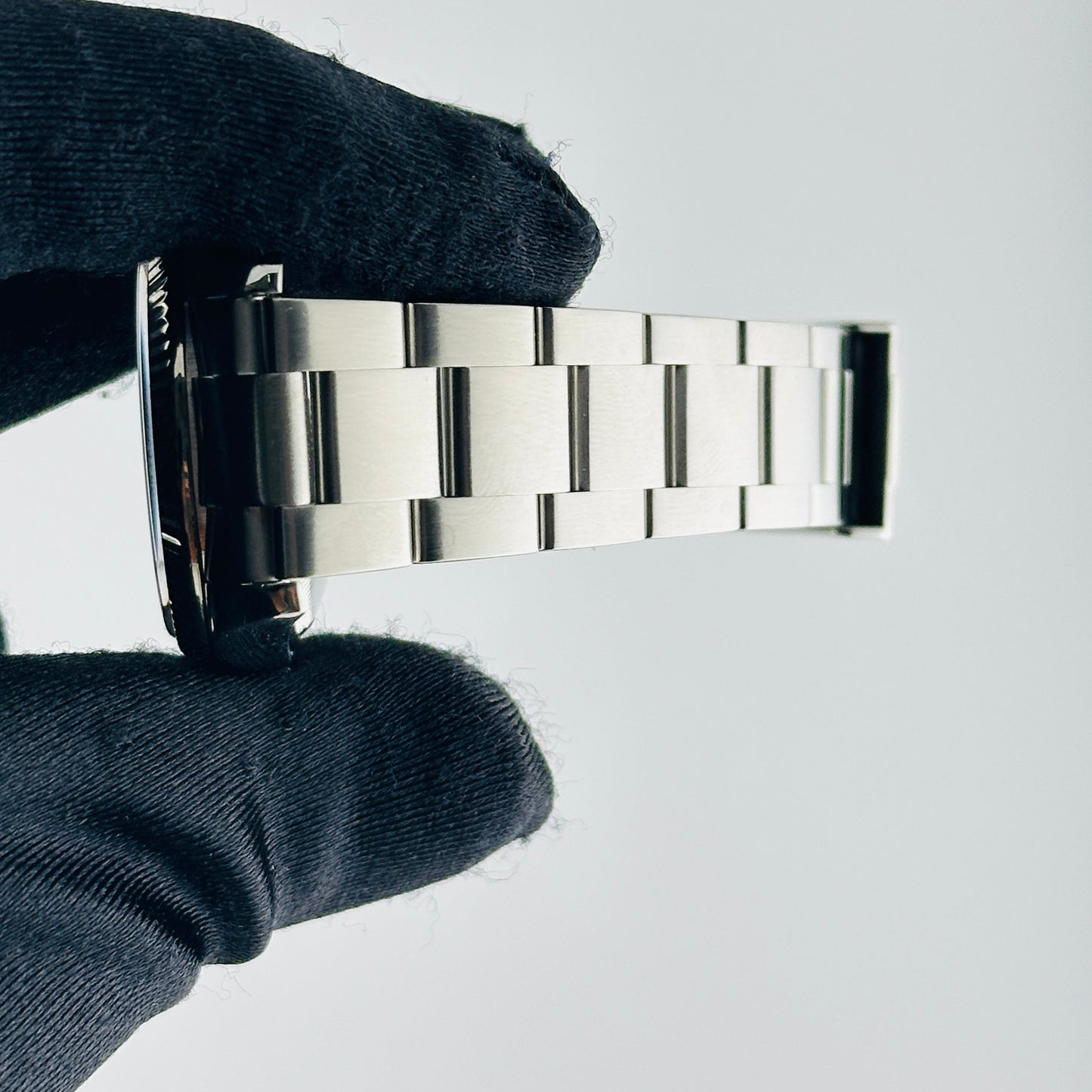Rolex Air-King Silver 3,6,9 / Blue Markers Dial on Oyster Bracelet Ref. 114234 2008 — view 6