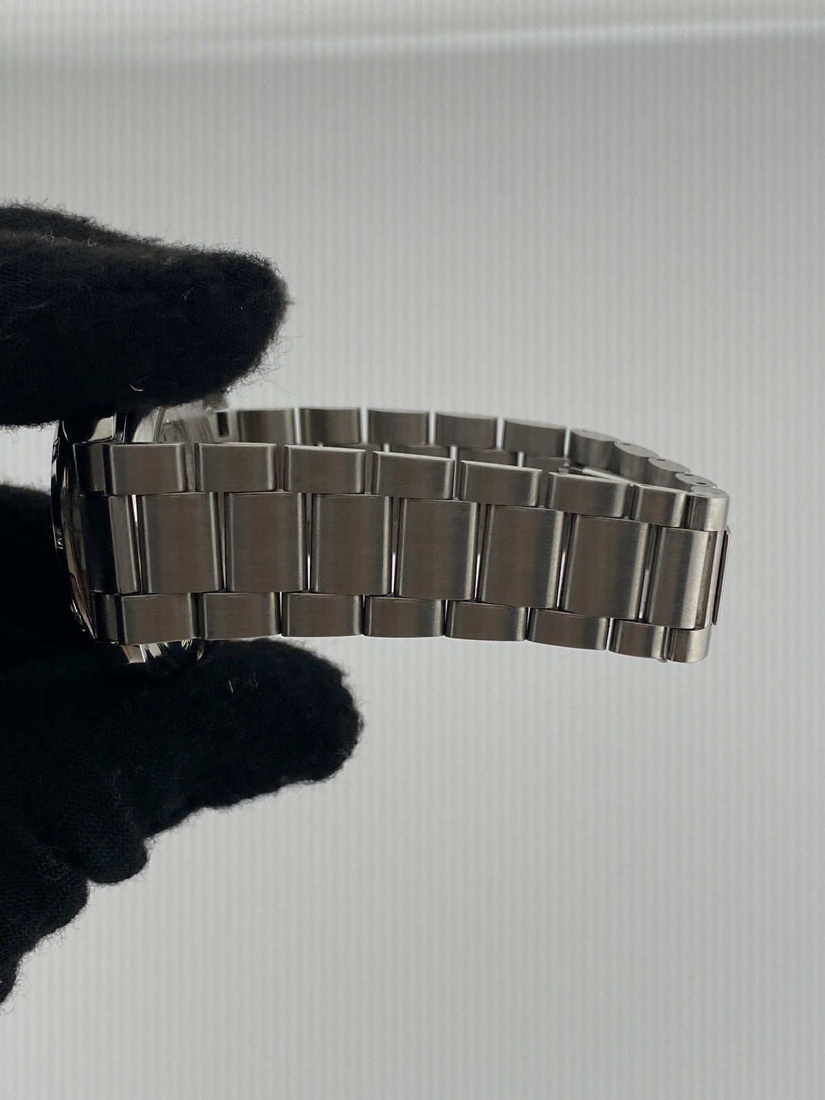Omega Seamaster 150m White Mop Diamond Dial on Stainless Steel Bracelet Ref. 2505.75 — view 5