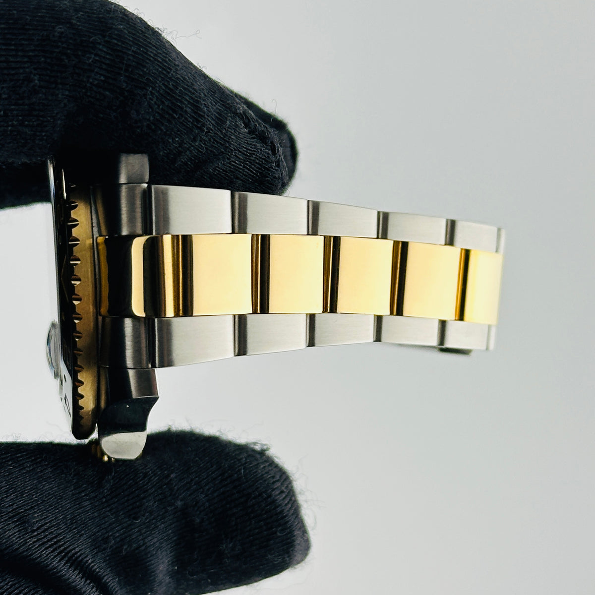 Rolex GMT-Master II Black Dial on Oyster Bracelet Ref. 116713 2008 — view 5