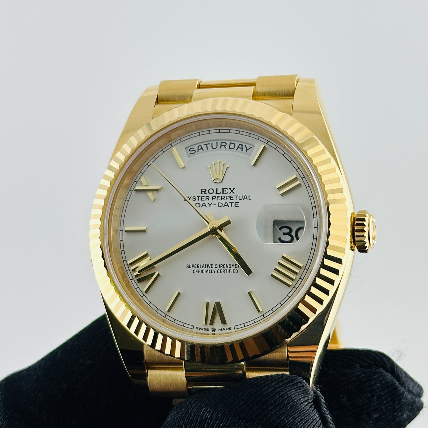 Rolex Day-Date 40 White / Yg Roman Markers Dial on President Bracelet Ref. 228238 Card 2026 — view 3
