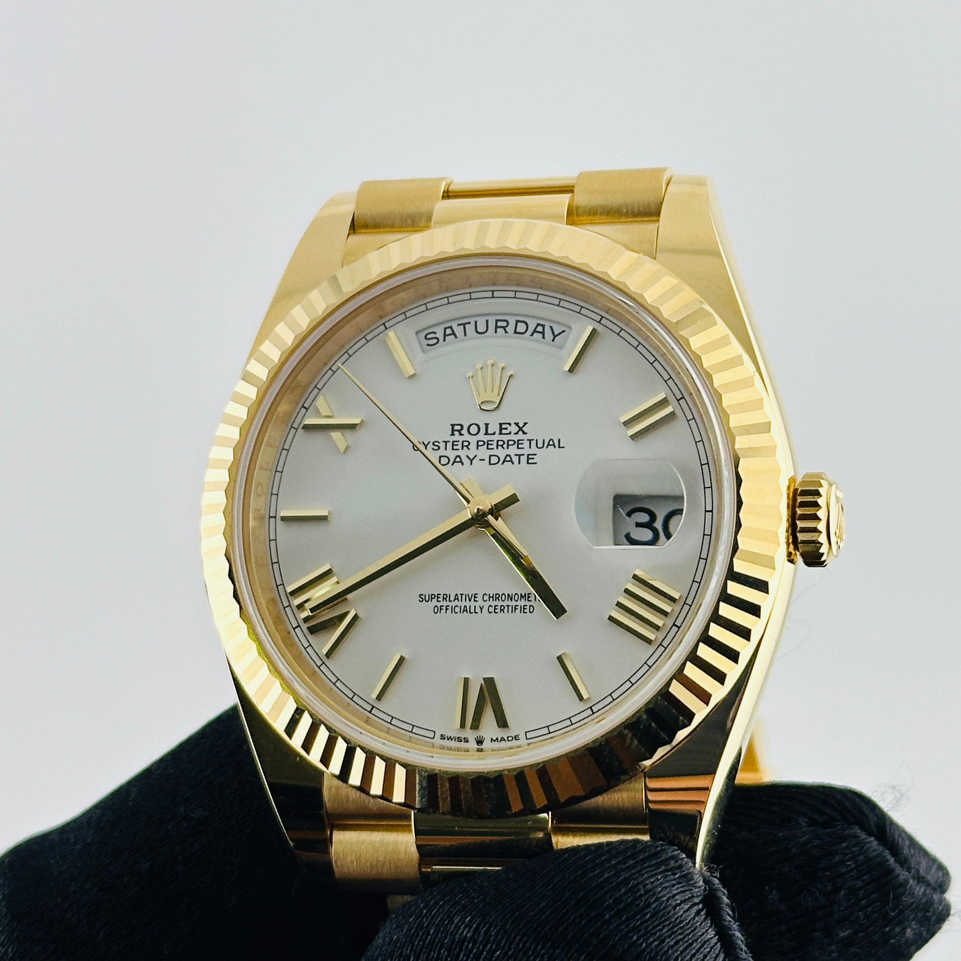 Rolex Day-Date 40 White / Yg Roman Markers Dial on President Bracelet Ref. 228238 Card 2026 — view 3