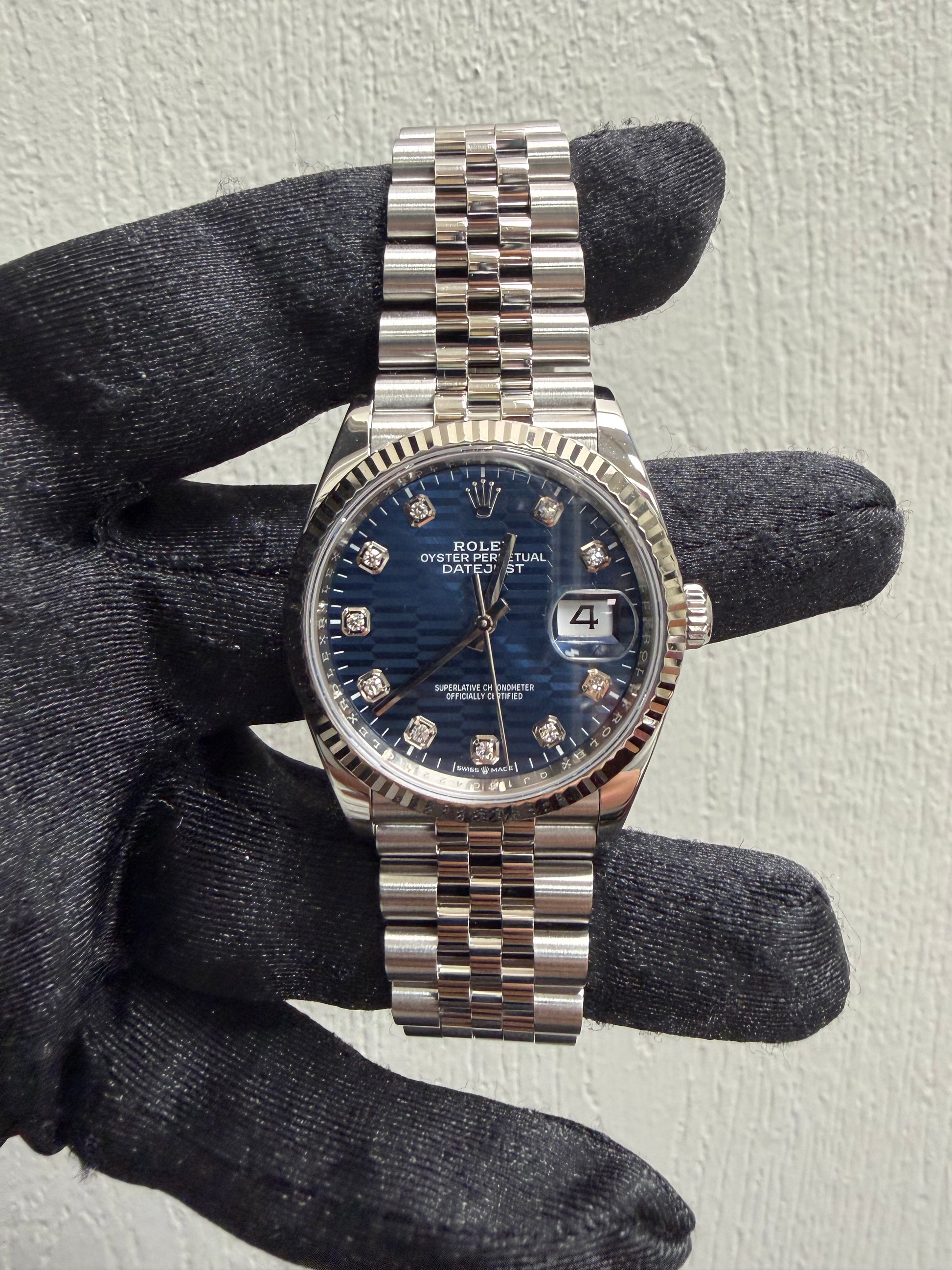 Rolex Datejust Bright Blue Fluted Motif Diamond Dial on Jubilee Ref. 126234 Card 2023 — view 2