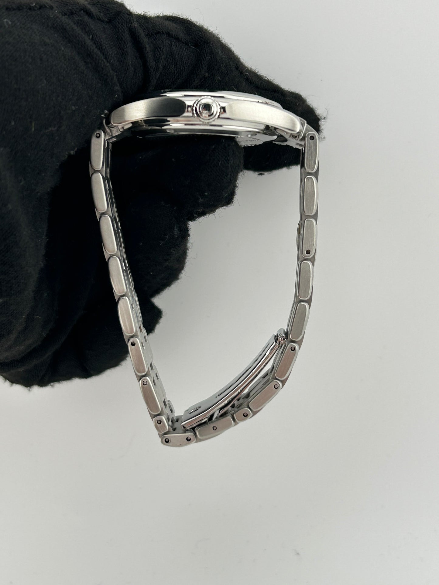 Omega Seamaster 120m Silver Dial on Stainless Steel Bracelet Ref. 2511.30 — view 6