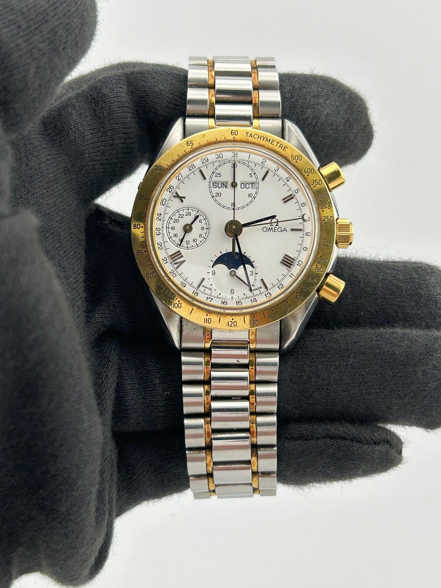 Omega Speedmaster Moonwatch Professional White Dial on 2 Tone Yellow Gold / Stainless Steel Bracelet Ref. 3330.20.00 — view 2