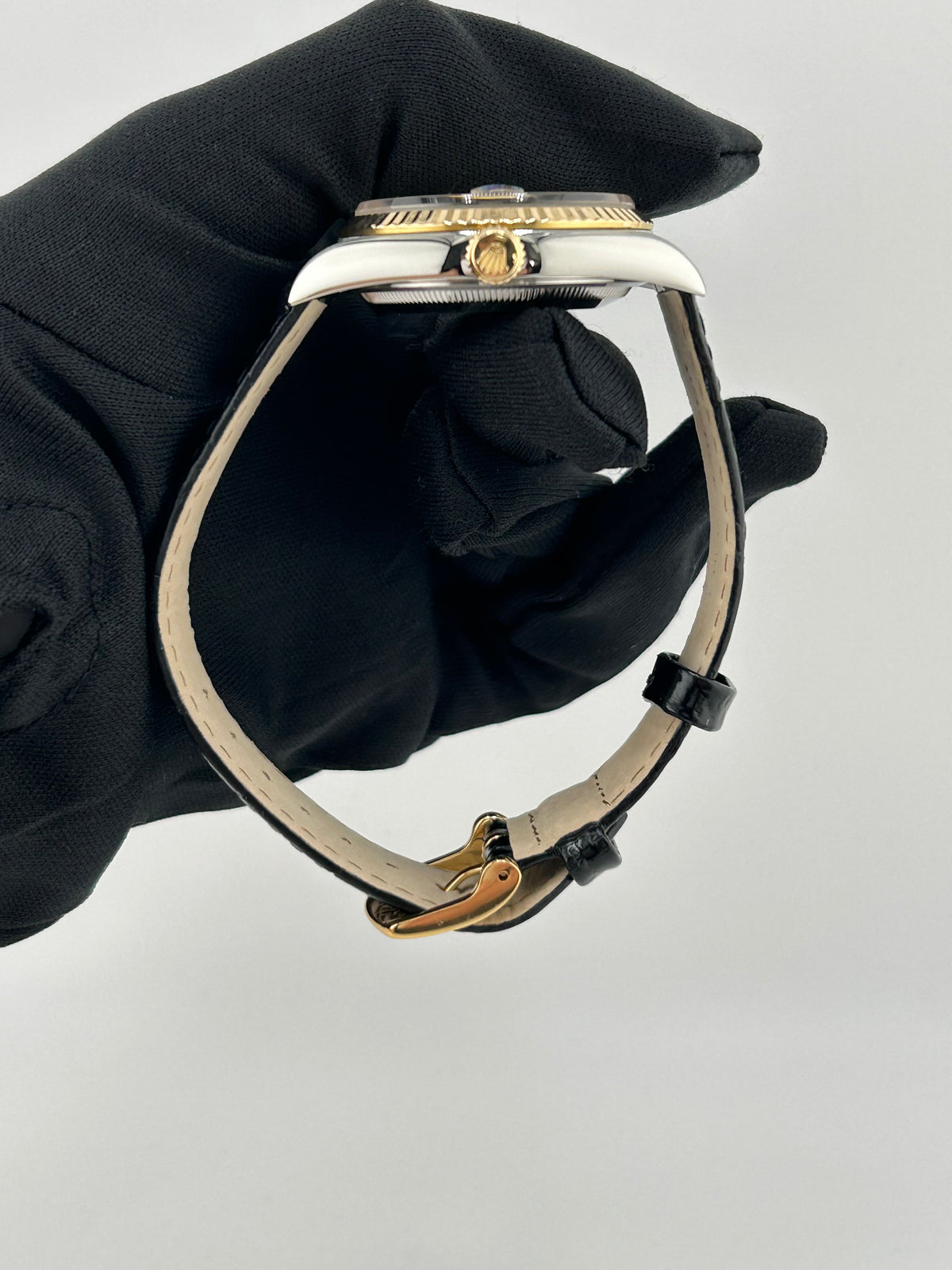 Rolex Datejust 36 Champagne Stick Dial on Generic Black Leather Strap Ref. 16233 1989 — view 5