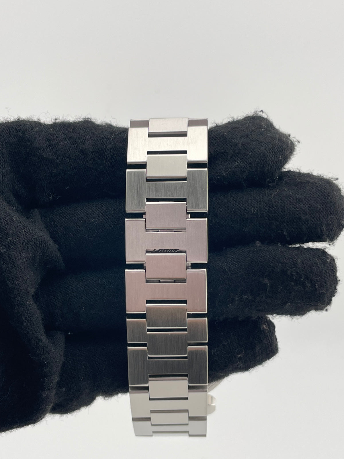 Cartier Pasha C White Dial on Stainless Steel Bracelet Ref. W31074M7 — view 4