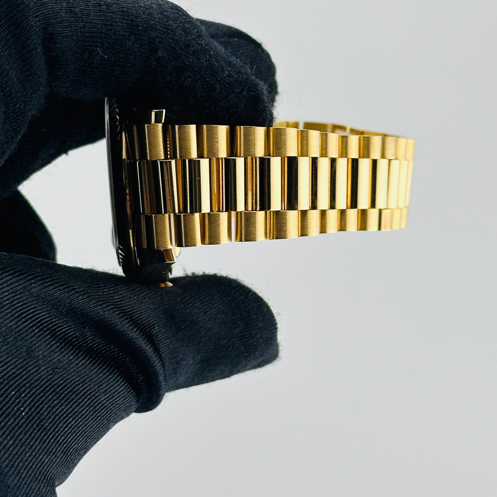 Rolex Day-Date 40 Champagne Index Dial on President Ref. 228238 Card 2018 — view 5