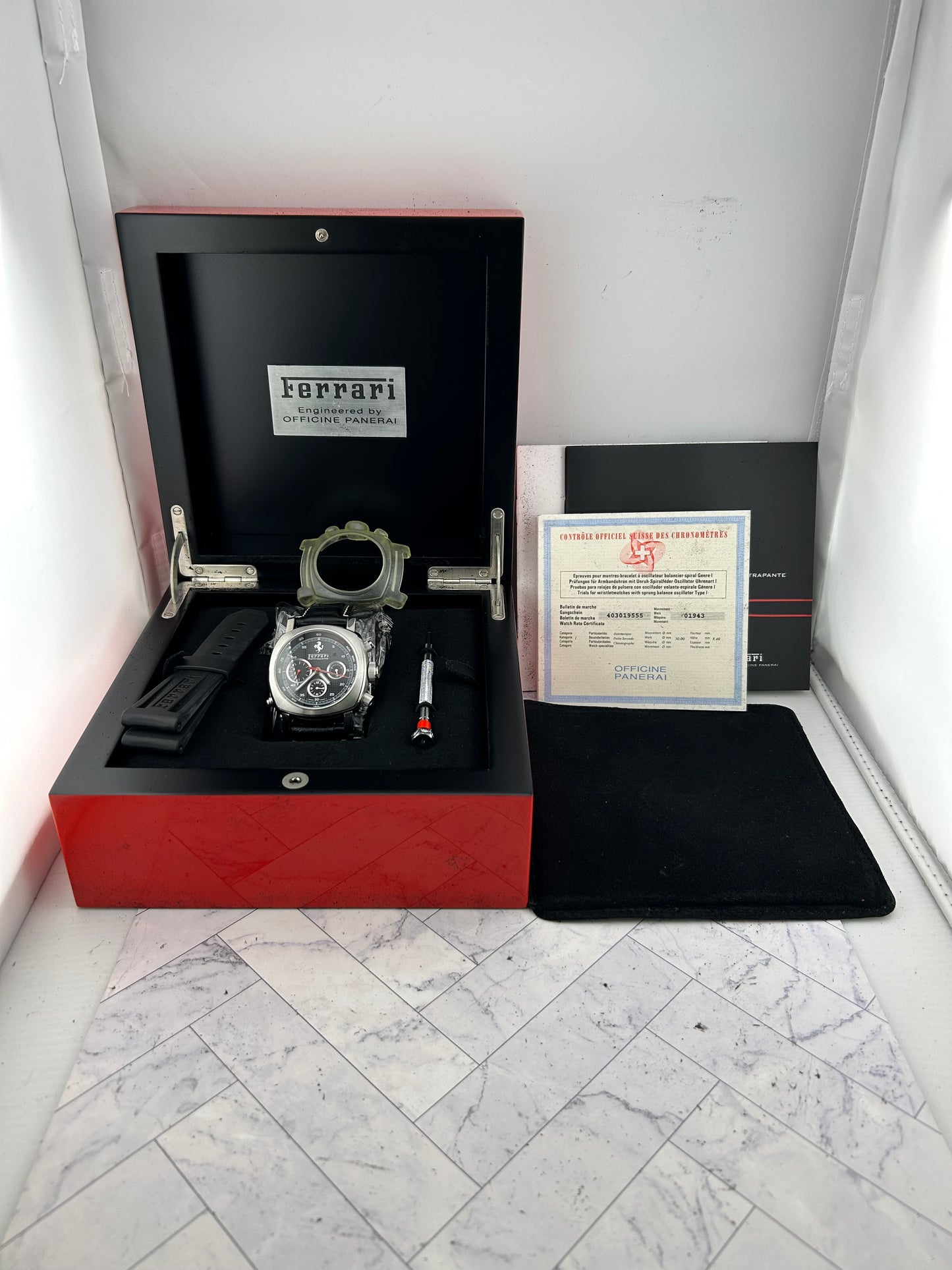 Panerai Ferrari Chrono Rattrappante Black Dial on Leather Strap Ref. FER00005 — view 6