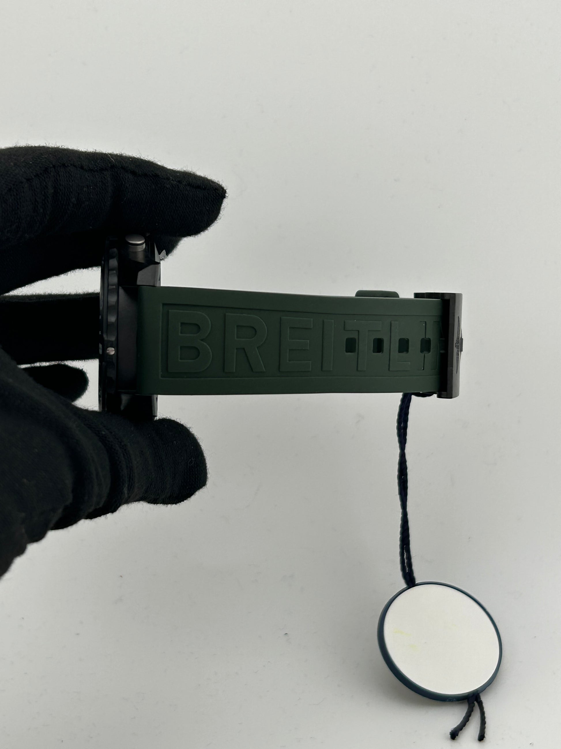 Breitling Endurance Pro Black Dial on Green Rubber Strap Ref. X82310D31B1S1 Complete 2026 — view 5