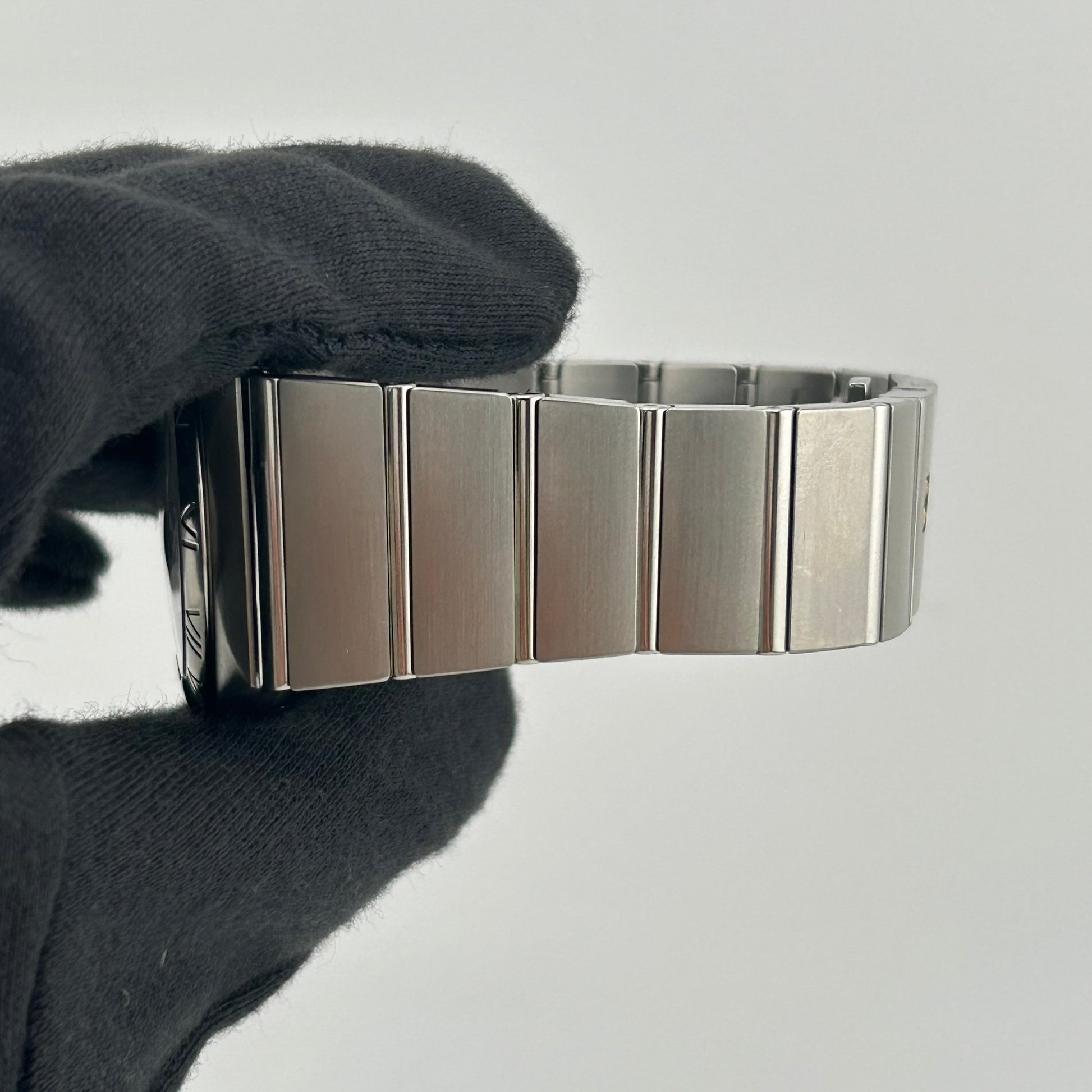 Omega Constellation Silver Dial on Stainless Steel Bracelet Ref. 123.10.35.20.02.002 Card 2018 — view 4