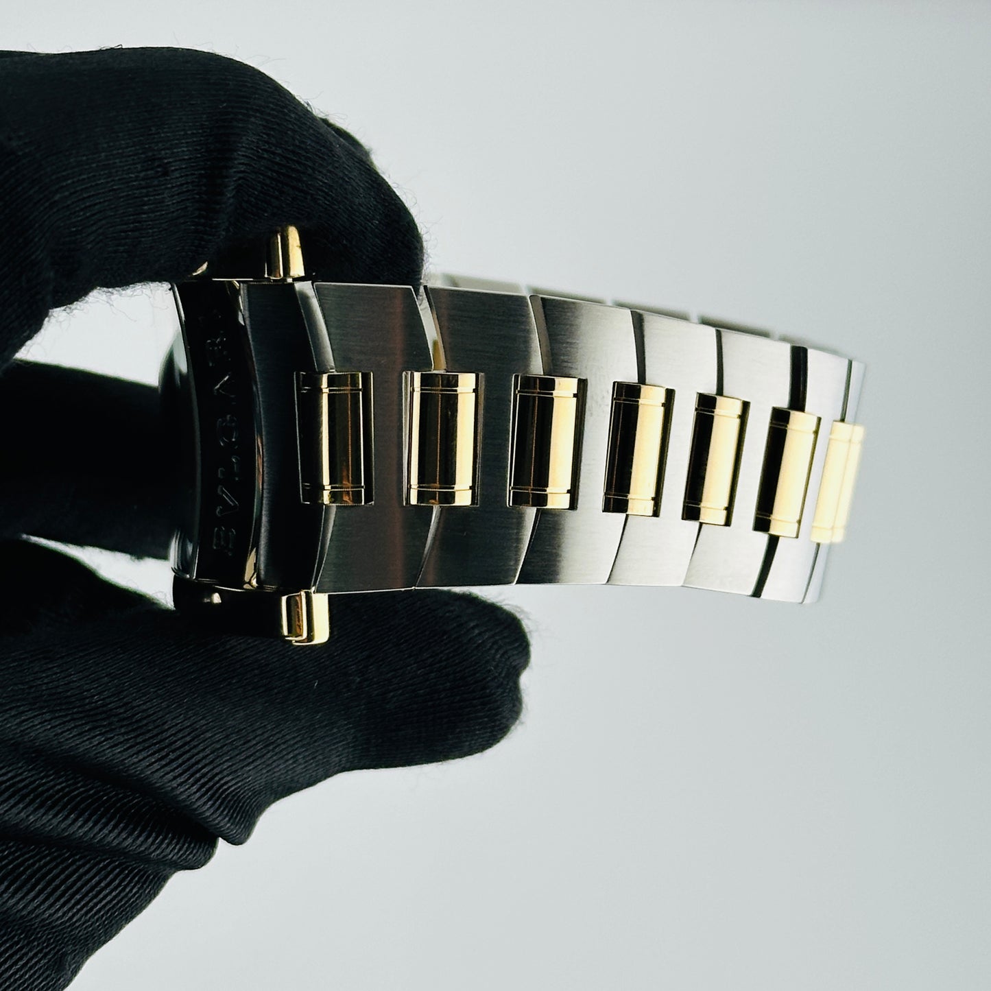 Bvlgari Assioma Ivory/Gold Stick Dial Ref. AA44SG — view 4