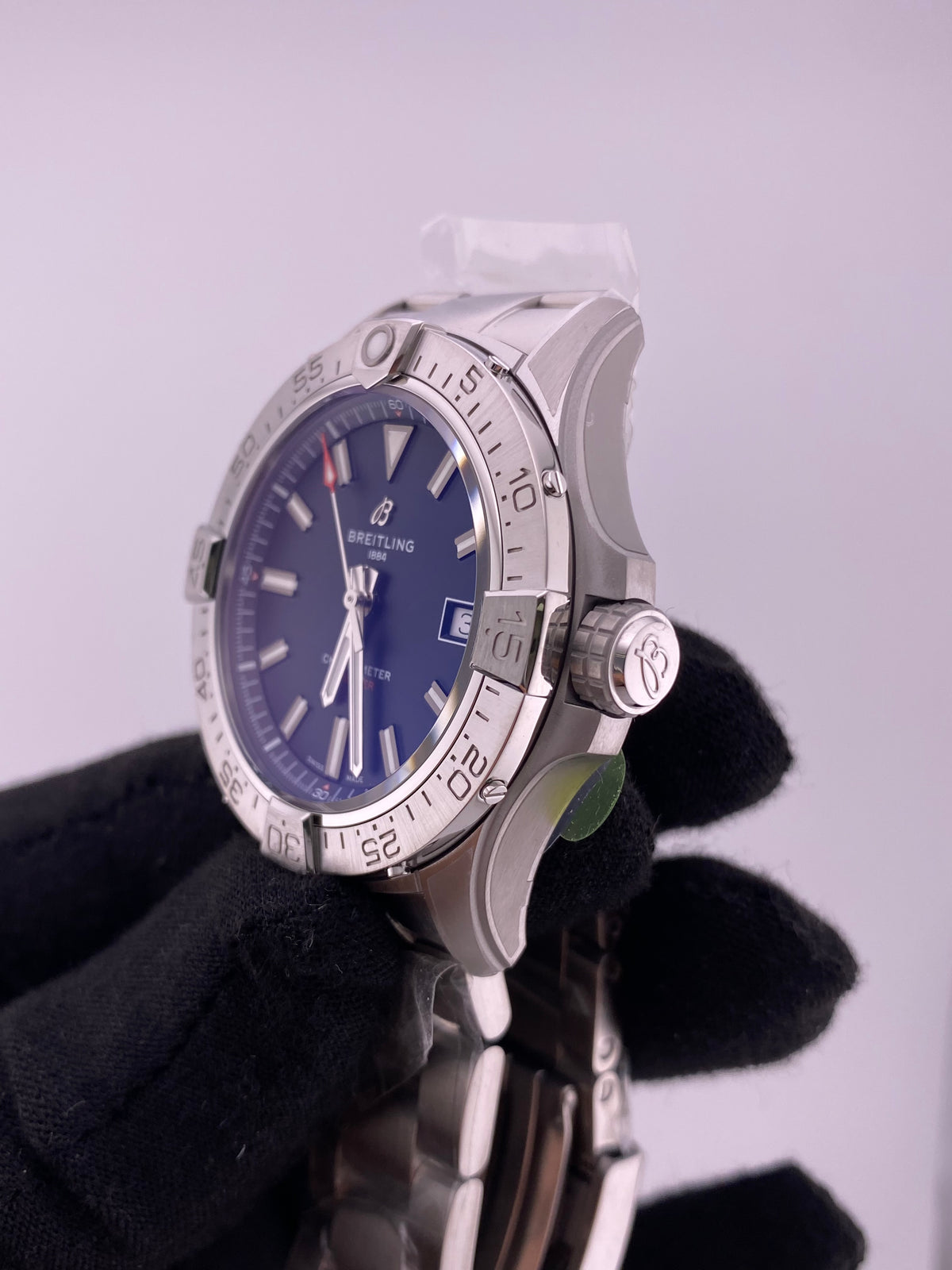 Breitling Avenger Automatic Black Dial on Bracelet Ref. A17328101B1A1 Complete 2026 — view 3