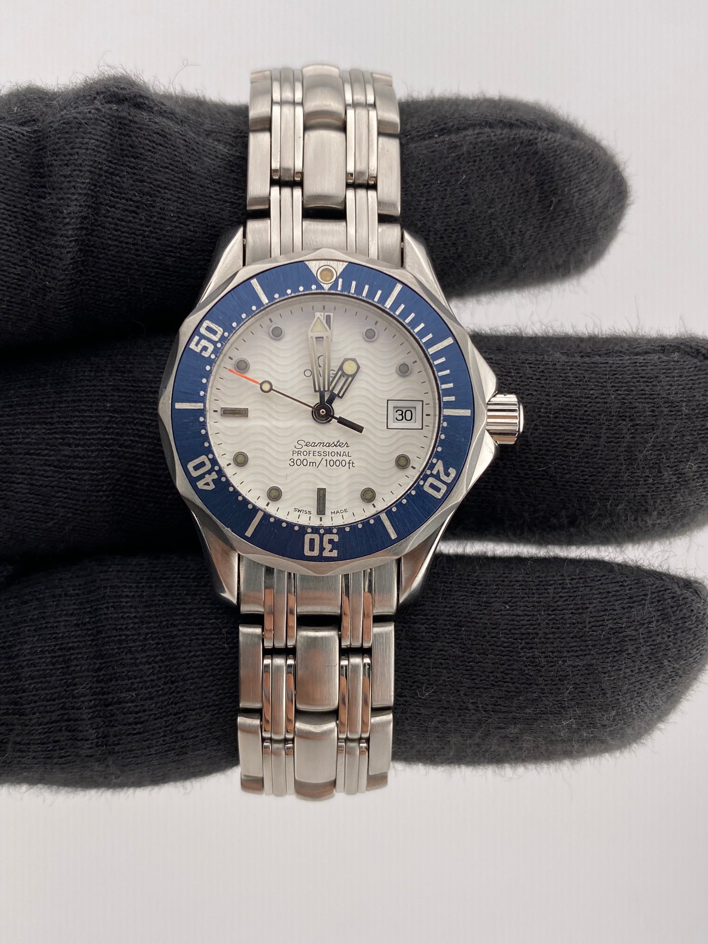 Omega Seamaster White Dial on Stainless Steel Bracelet Ref. 2583.20.00