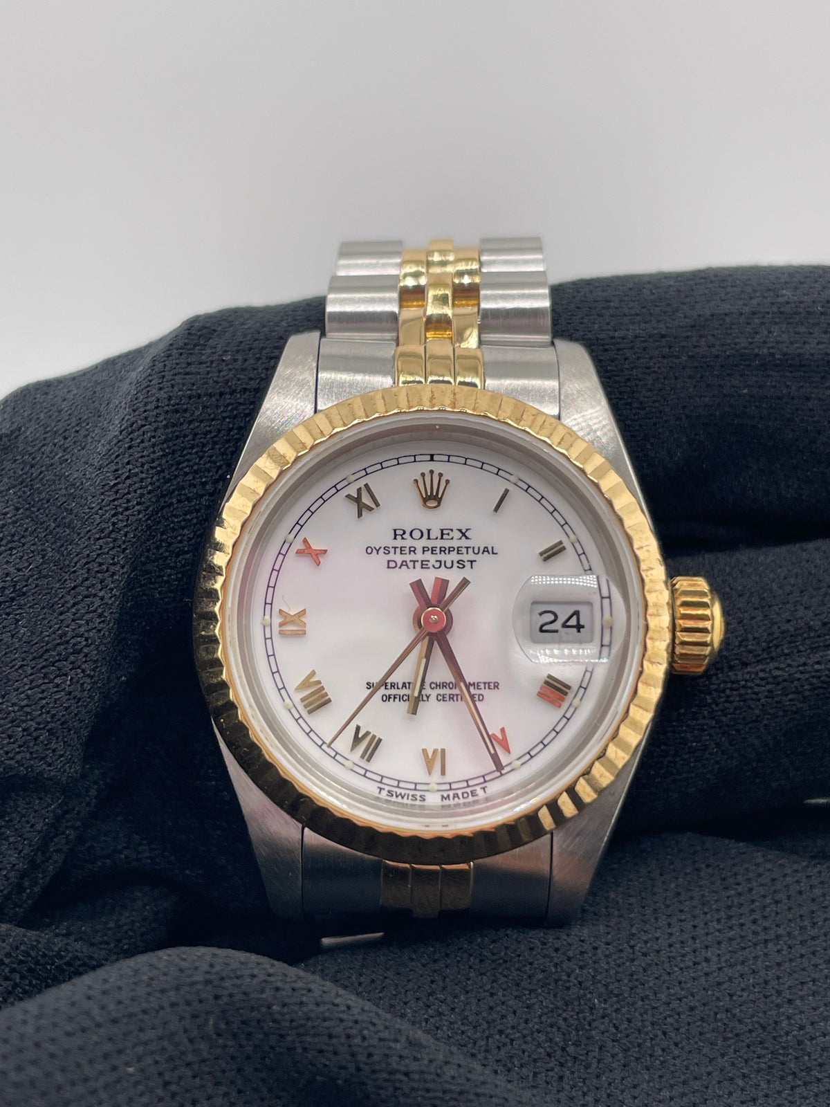 Rolex Datejust White Roman Dial on D Link Jubilee Ref. 69173 — view 3