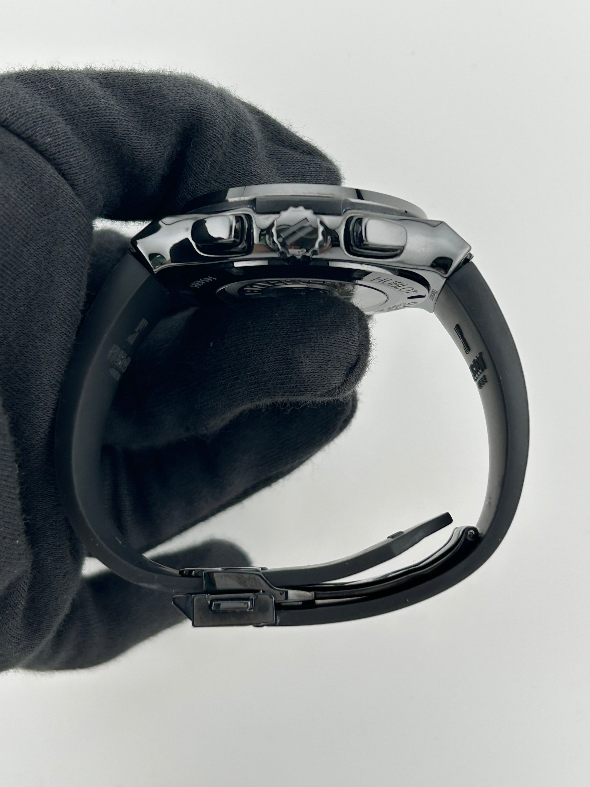 Hublot Classic Fusion Black Magic Black Dial on Rubber Fold Clasp Ref. 521.CM.1171.RX Manuals Only and Box — view 6