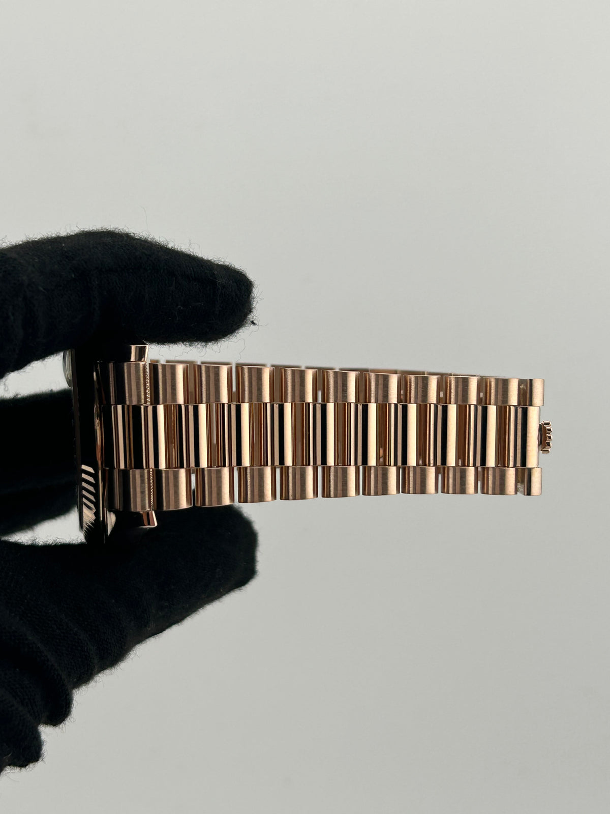 Rolex Day-Date 40 Sundust Baguette Cut Diamond Dial on President Ref. 228235 Card 2019 — view 5