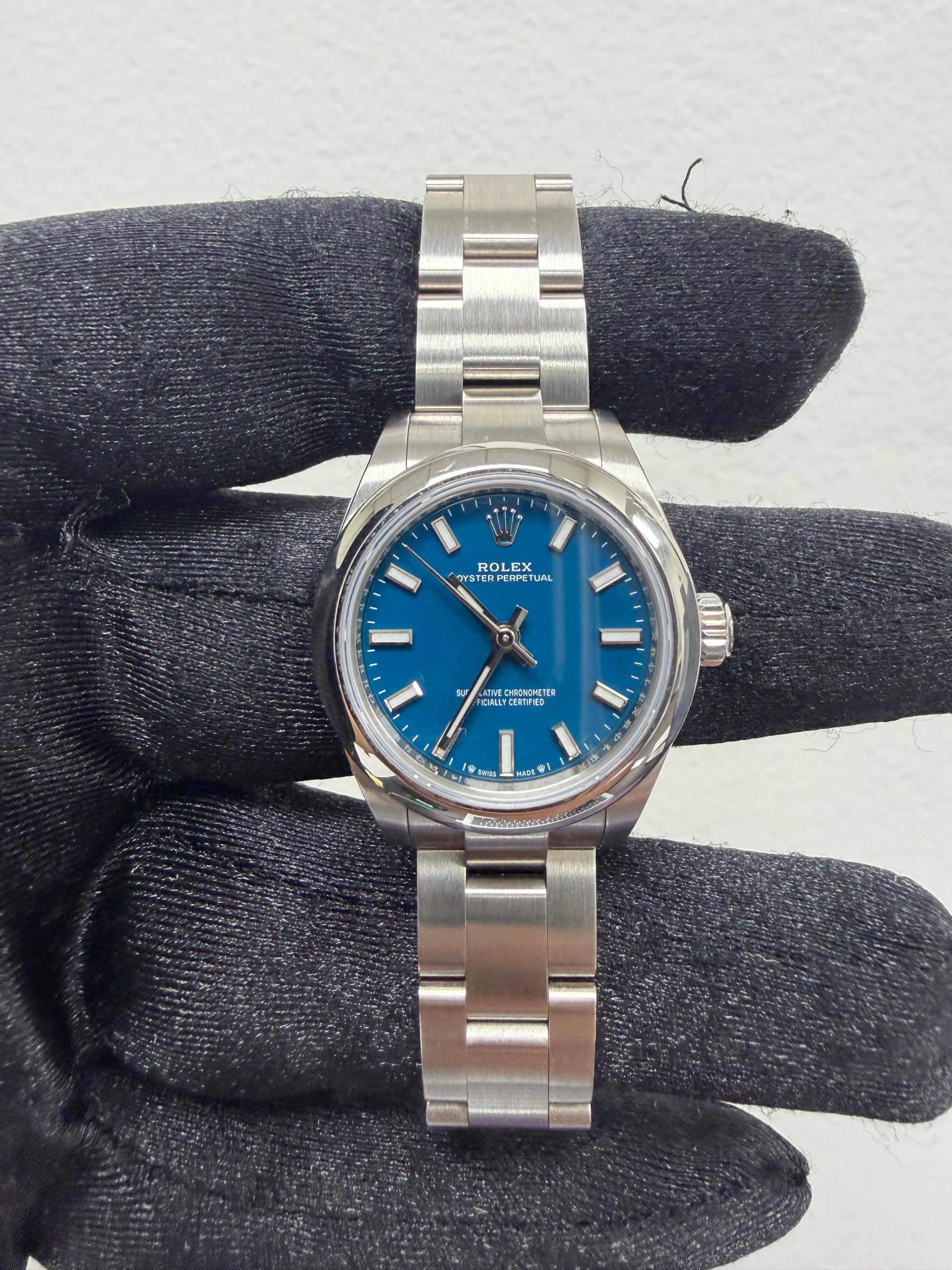 Rolex Oyster Perpetual 28 Med Blue Dial on Oyster Ref. 276200 Card 2025 — view 2
