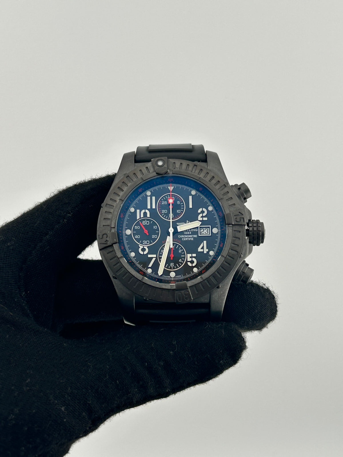 Breitling Super Avenger Black Dial on Rubber Ref. M13370 Complete 2010 — view 2