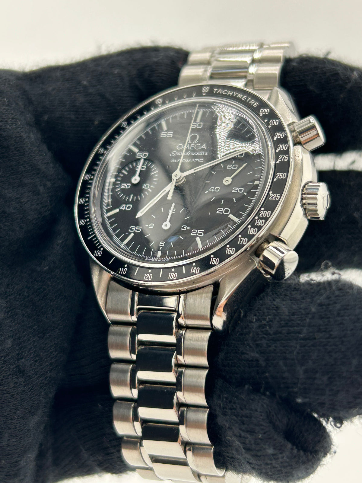 Omega Speedmaster Black Dial on Stainless Steel Bracelet Ref. 3510.50 — view 3