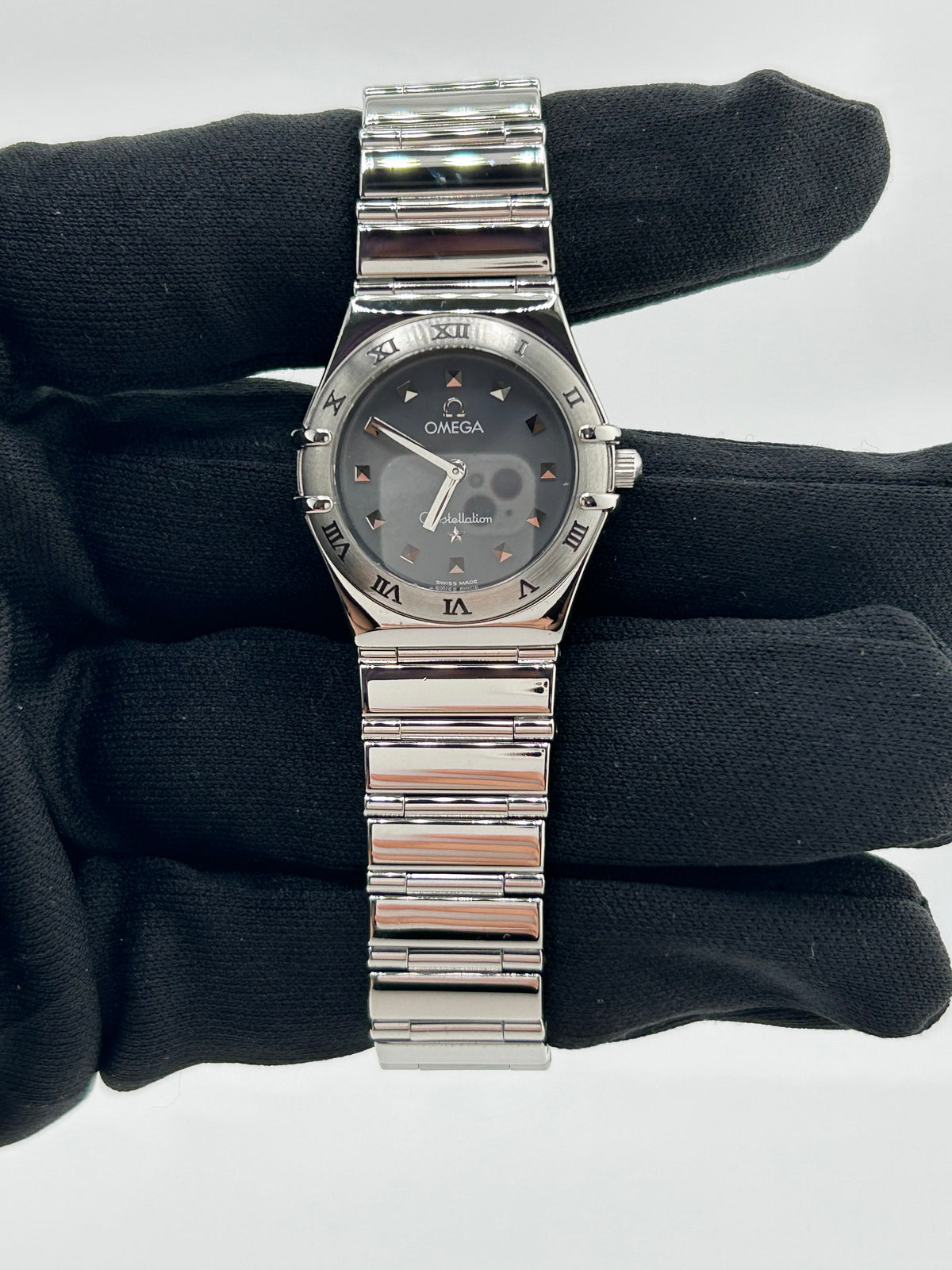 Omega Constellation Mini Gray Dial on Stainless Steel Bracelet Ref. 1561.51 — view 2