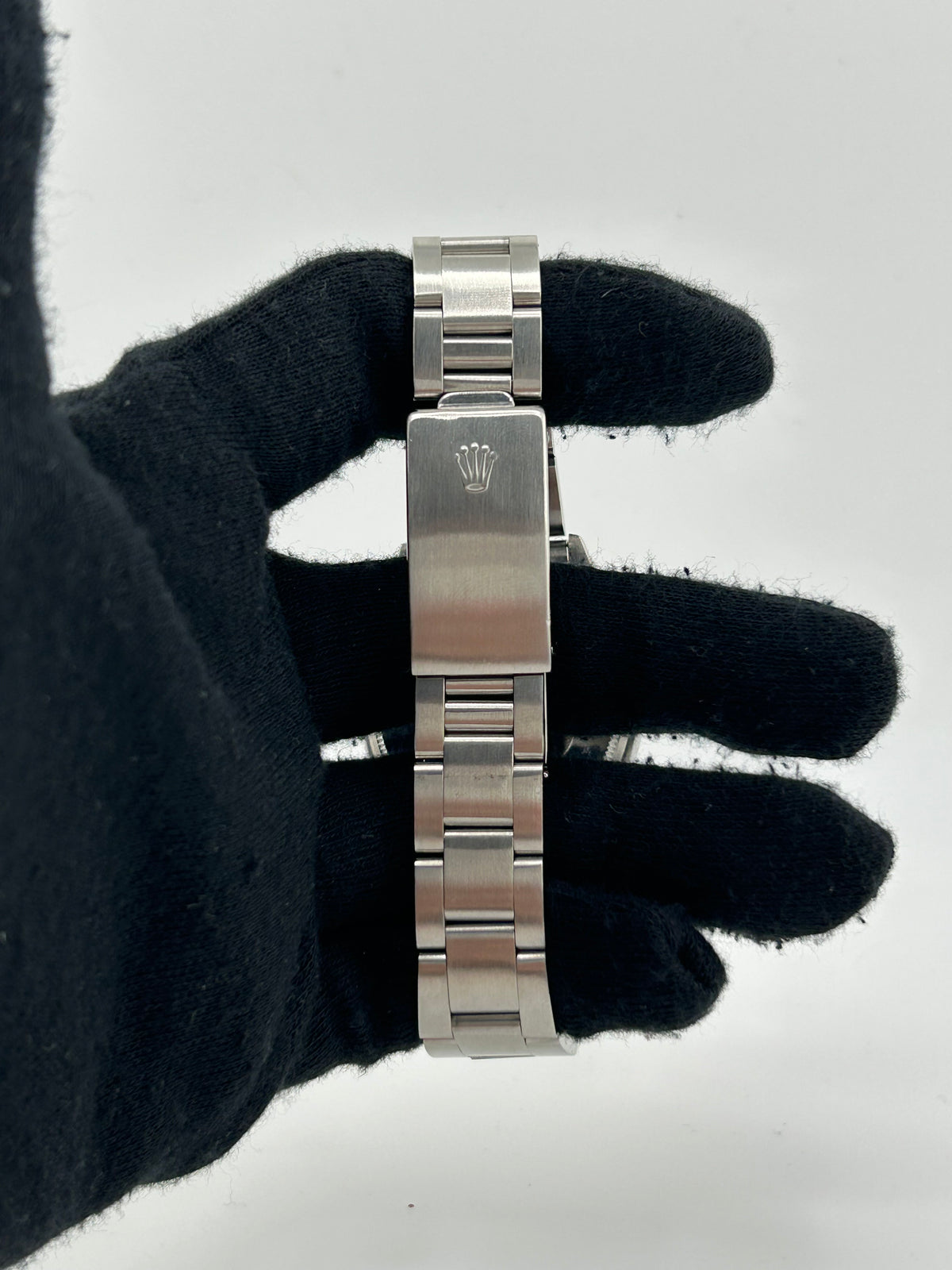 Rolex Oyster Perpetual Date Silver Index Dial on Oyster Rivet Bracelet Ref. 1500 1969 — view 3