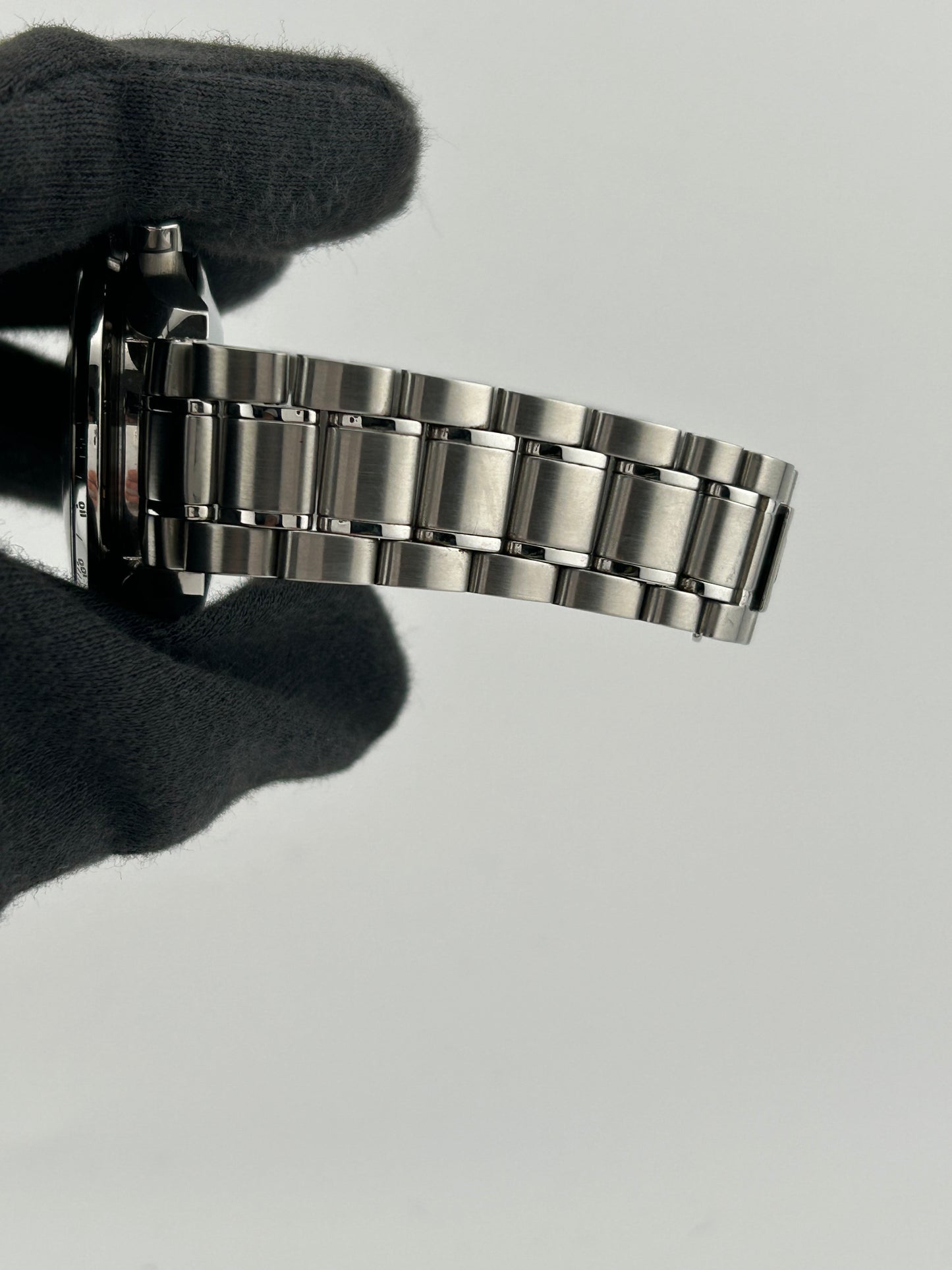 Omega Speedmaster Date Salmon Dial on Stainless Steel Bracelet Ref. 3513.60 — view 5