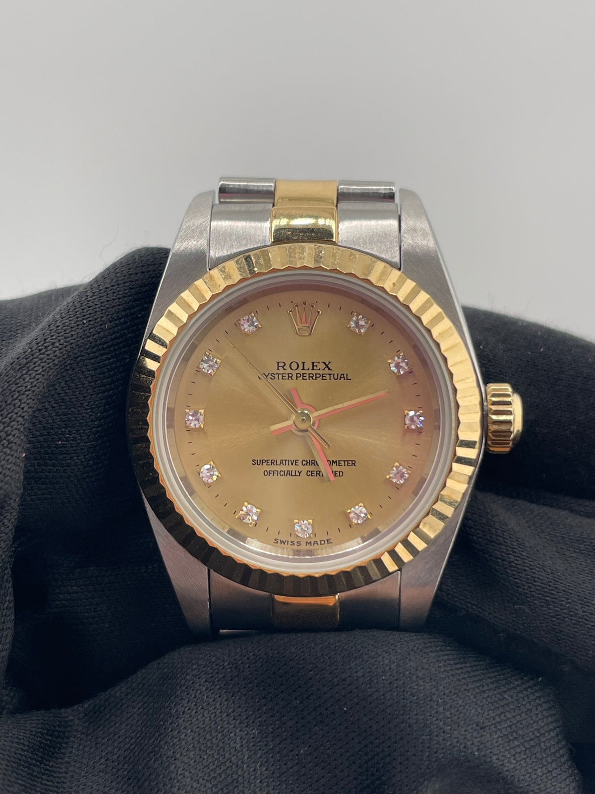 Rolex Oyster Perpetual Gold/ Diamond Markers Dial on Oyster Bracelet Ref. 76193G — view 3