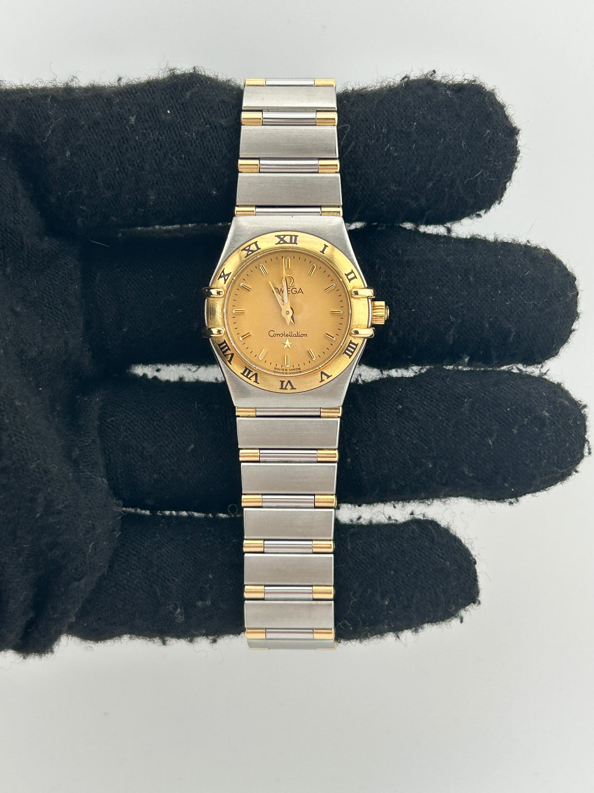 Omega Constellation Gold Dial on 2 Tone Yellow Gold / Stainless Steel Bracelet Ref. 1362.10 — view 2