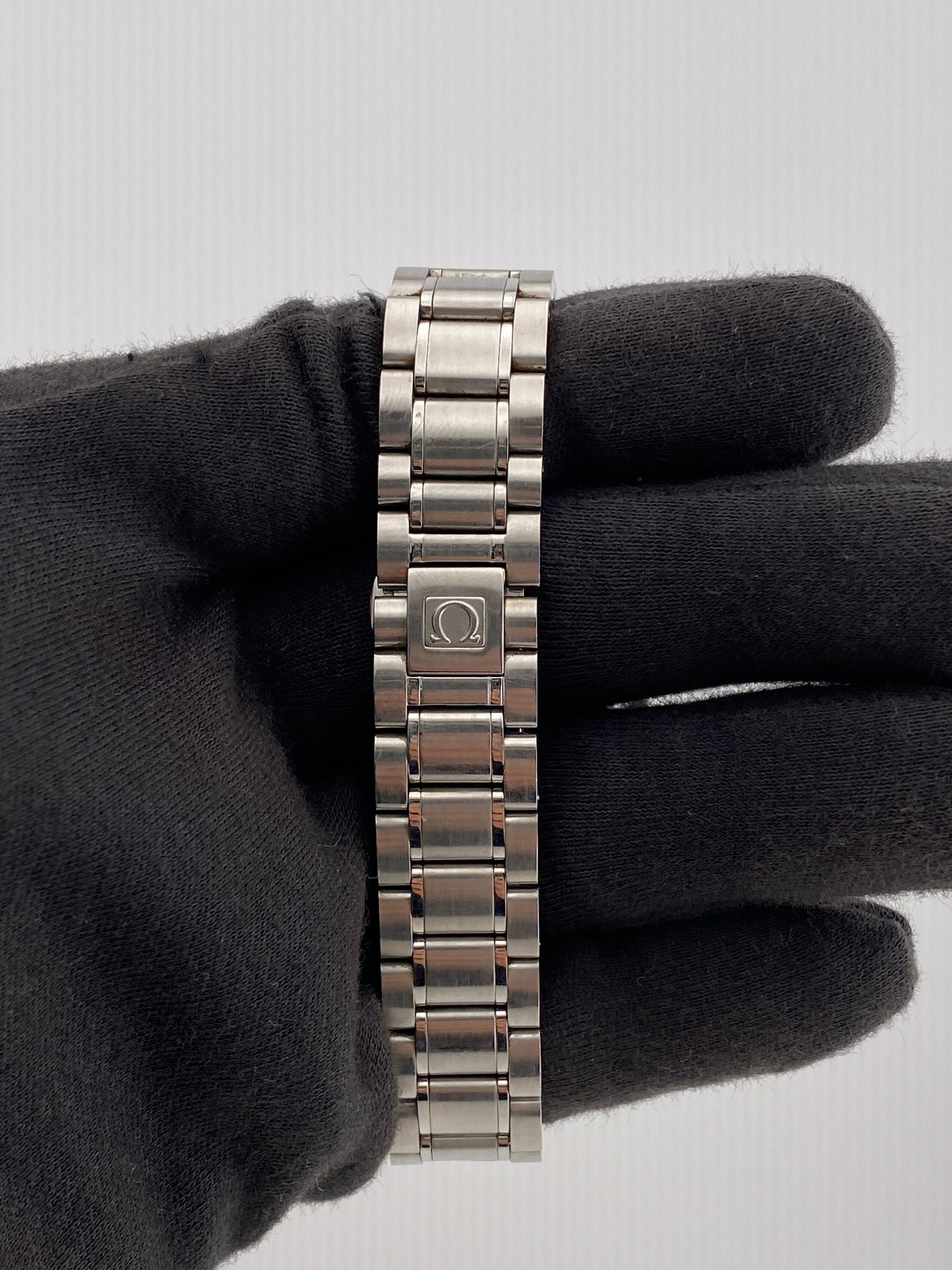 Omega Speedmaster Black Dial on Bracelet Ref. 3513.50.00 — view 4