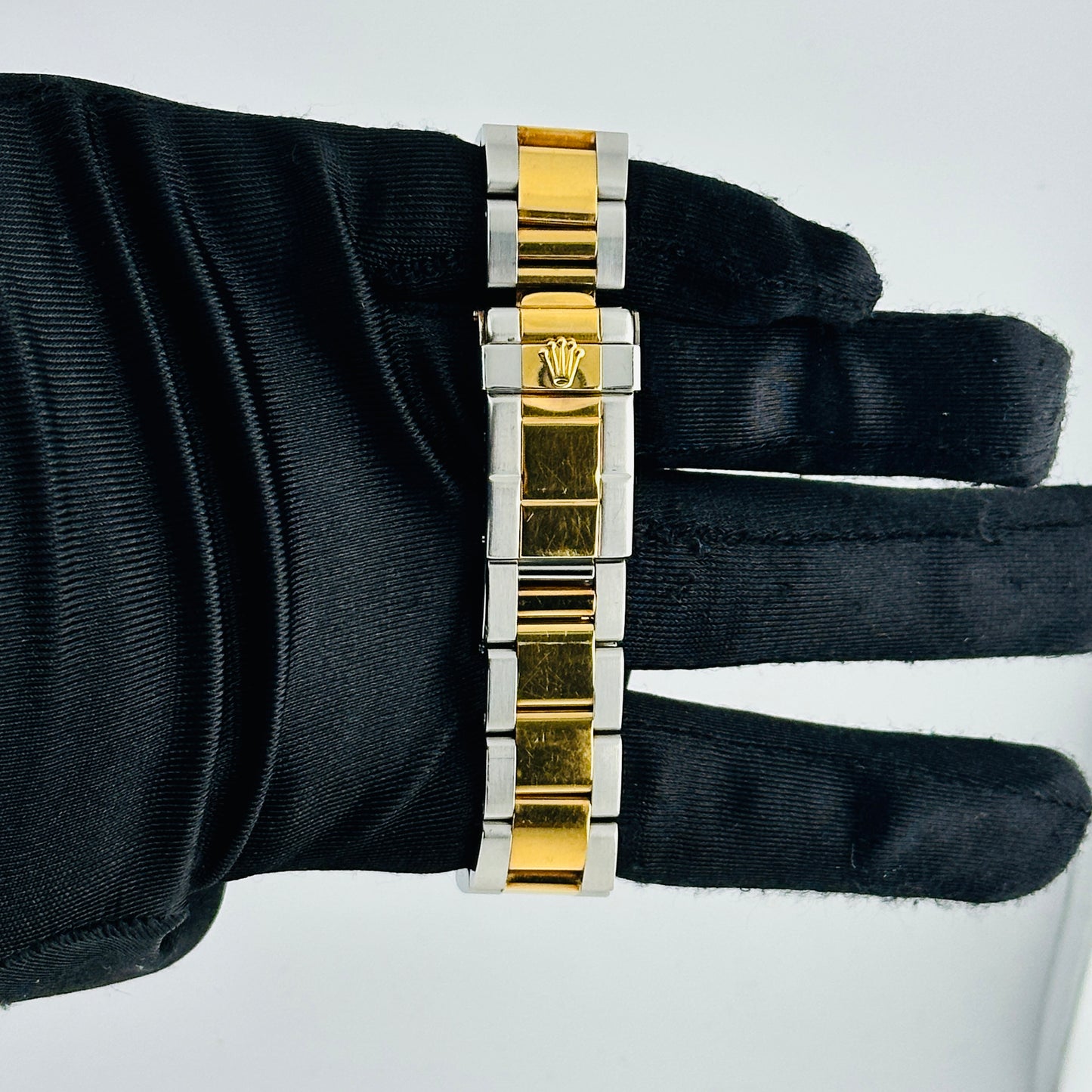 Rolex Daytona Champagne Dial on Oyster Ref. 16523 Papers 1996 — view 3